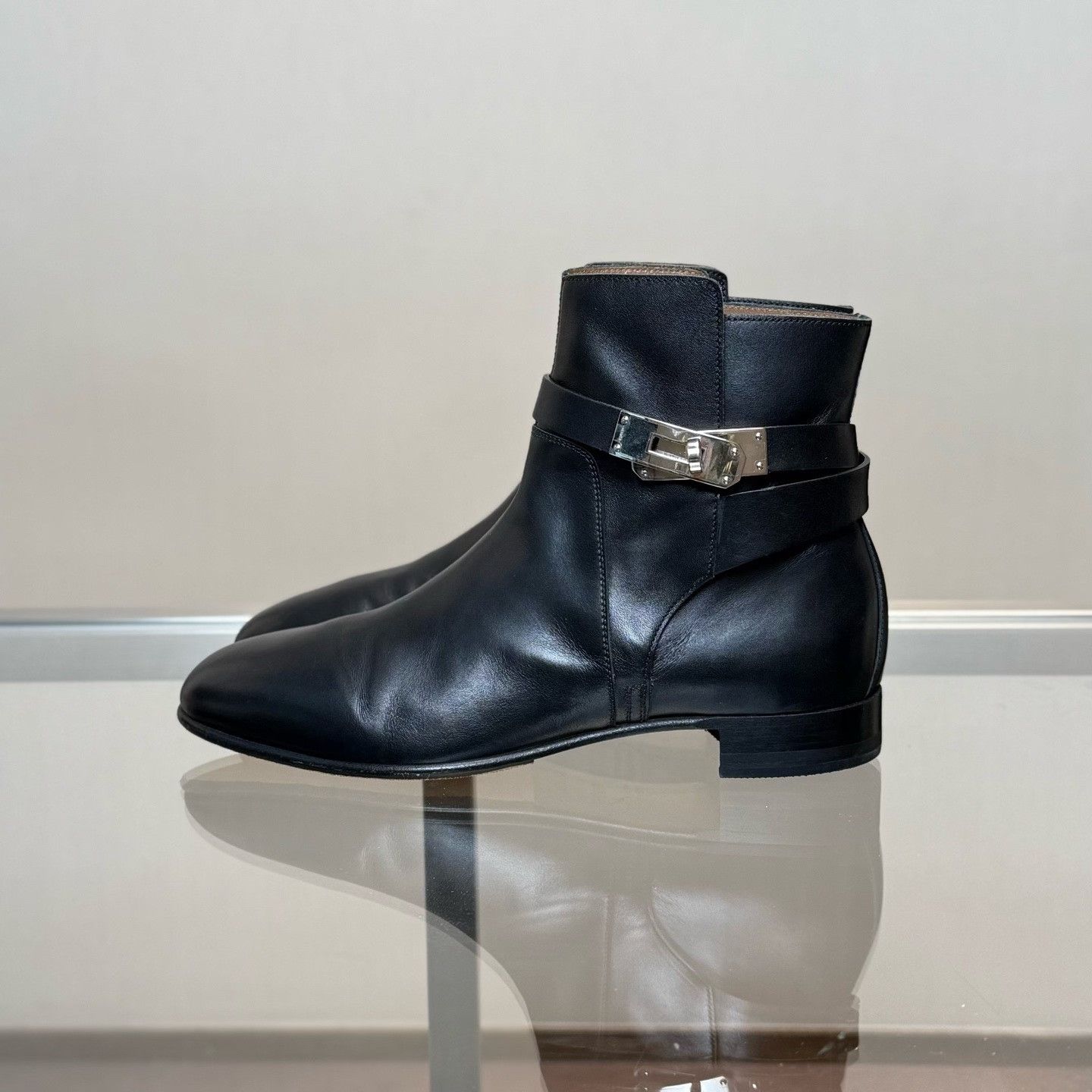 Hermes Hermes Kelly Buckle Black Leather Short Boots Size US 7.5 / IT 37.5 - 5 Thumbnail