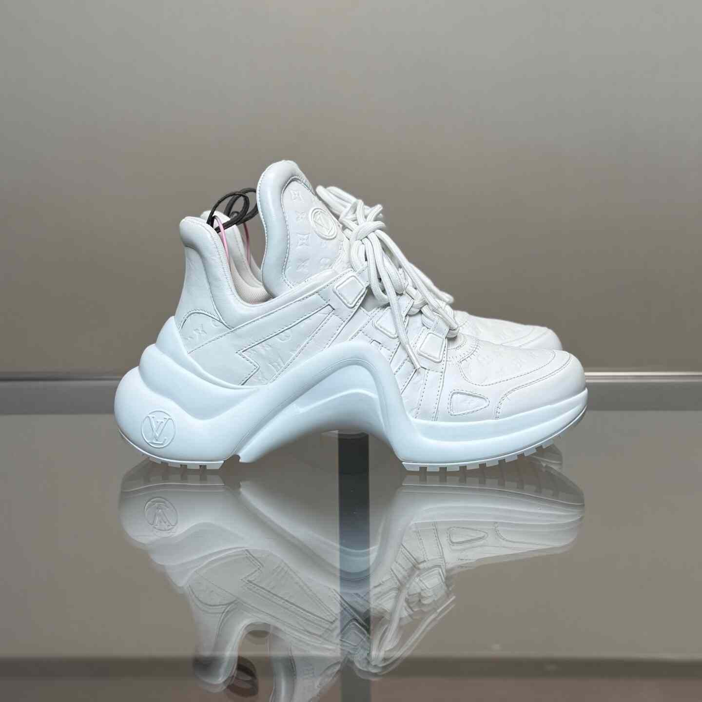 Louis Vuitton Louis Vuitton Archlight White Embossed Dad Shoes Size US 7 / IT 37 - 3 Thumbnail