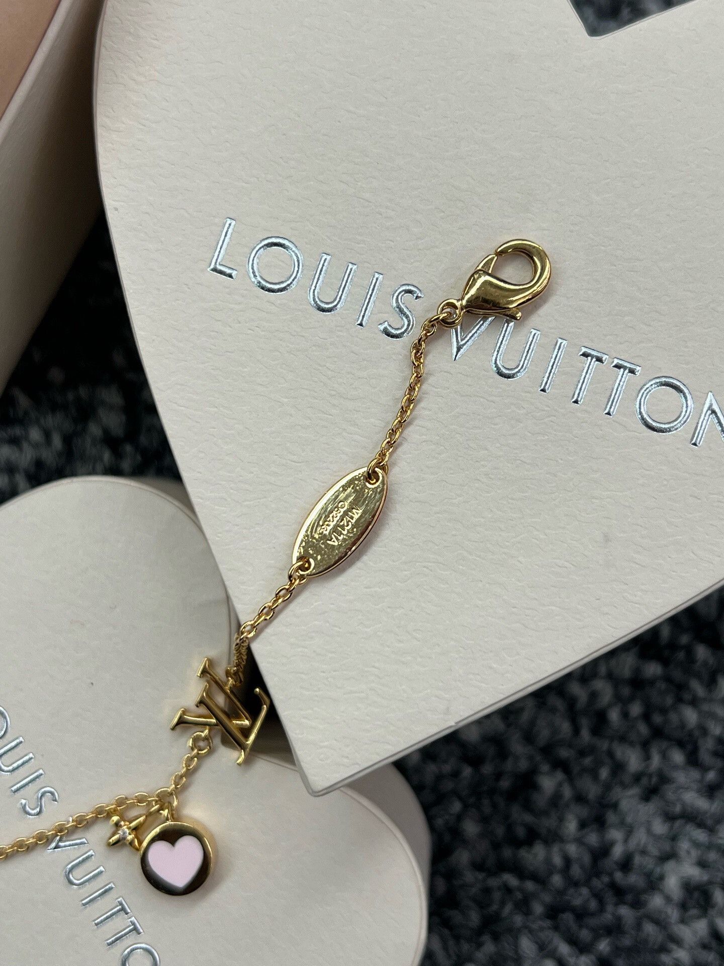Louis Vuitton LV 2025 Valentine Heart Bracelet Size ONE SIZE - 4 Thumbnail