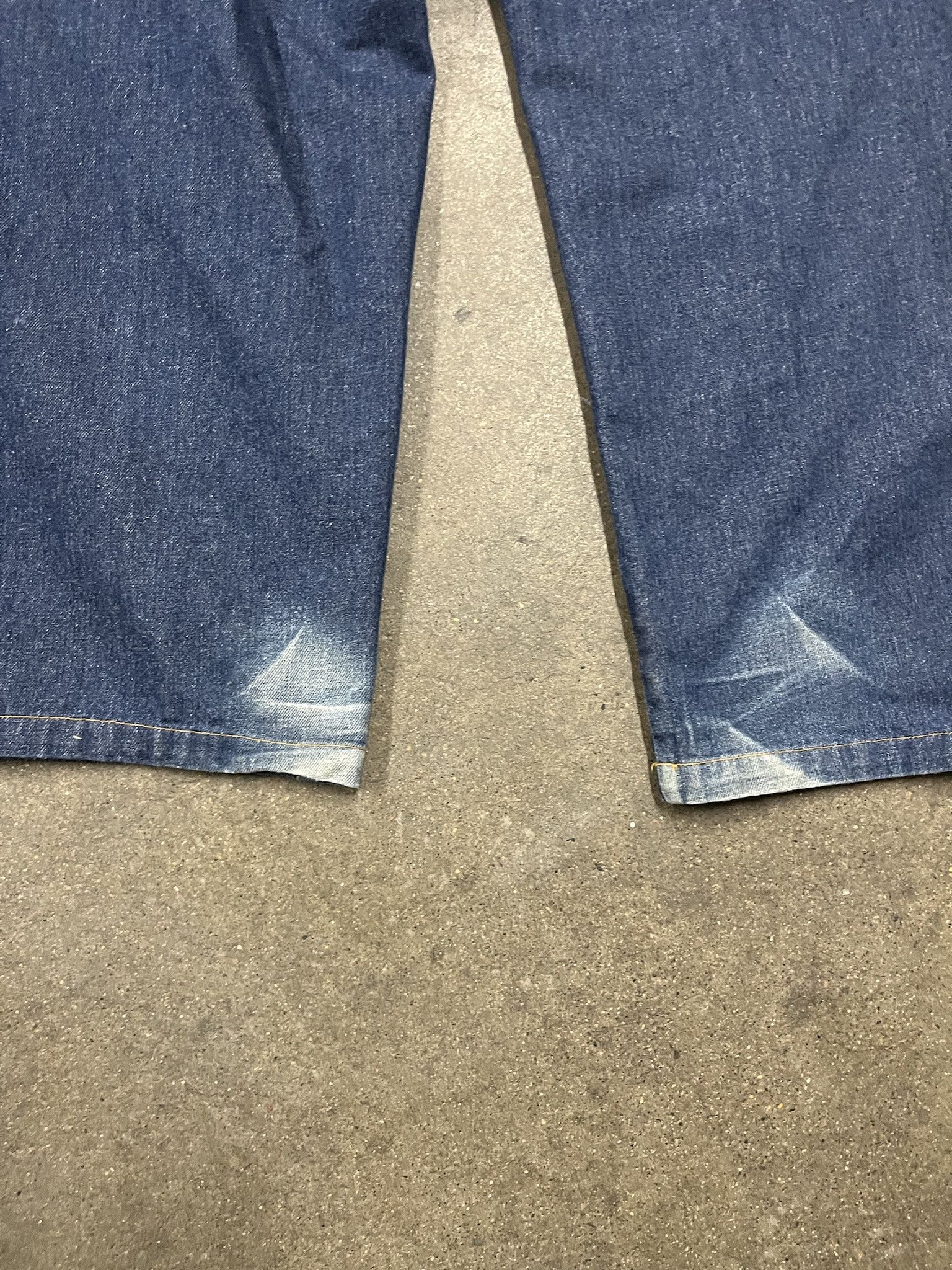 Vintage Vintage 1990s Dark Wash Denim Cargo Pants Size 38 Size US 38 / EU 54 - 5 Thumbnail