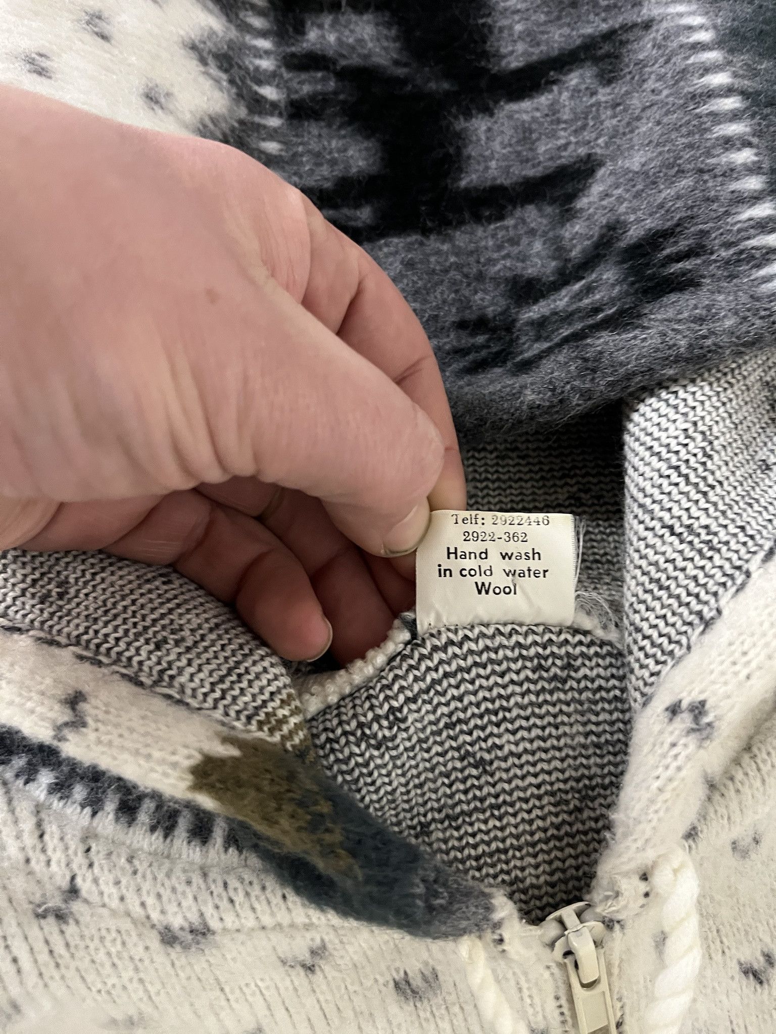 Vintage Vintage 2000s Hand Made Ecuadorian Hand Made Zip Hooded Sweater Size M Size US M / EU 48-50 / 2 - 3 Thumbnail