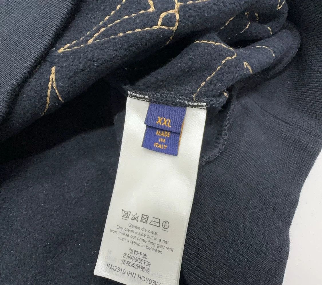 Louis Vuitton Louis Vuitton FW22 Logo Print Pullover Hoodie Size US XXL / EU 58 / 5 - 3 Thumbnail