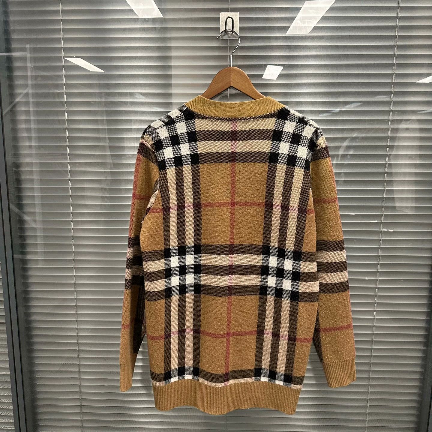 Burberry Burberry Check Wool Cardigan Size M / US 6-8 / IT 42-44 - 2 Thumbnail