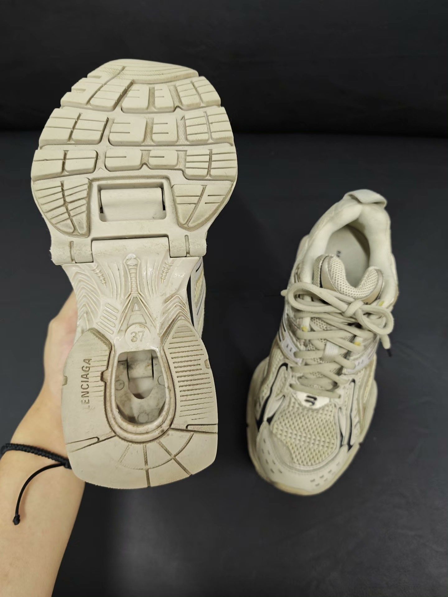 Balenciaga Khaki Balenciaga Sneakers Size 37 Size US 6 / IT 36 - 4 Thumbnail