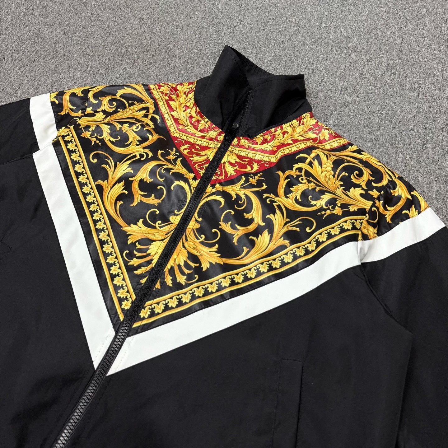 Versace Versace Baroque Print Zip-Front Jacket Size US S / EU 44-46 / 1 - 3 Thumbnail