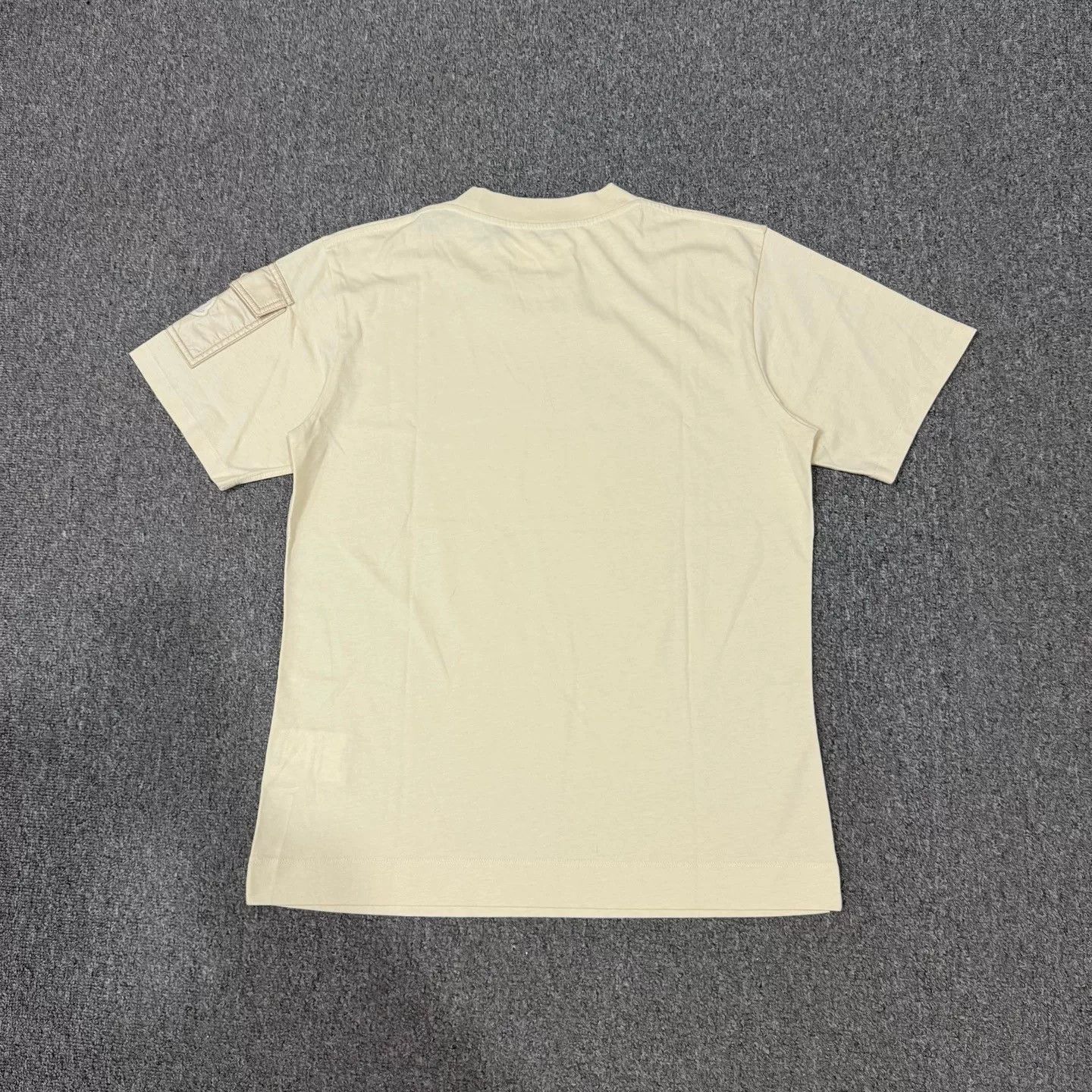 Moncler Moncler Khaki Logo Short-Sleeve Tee Size US M / EU 48-50 / 2 - 2 Thumbnail