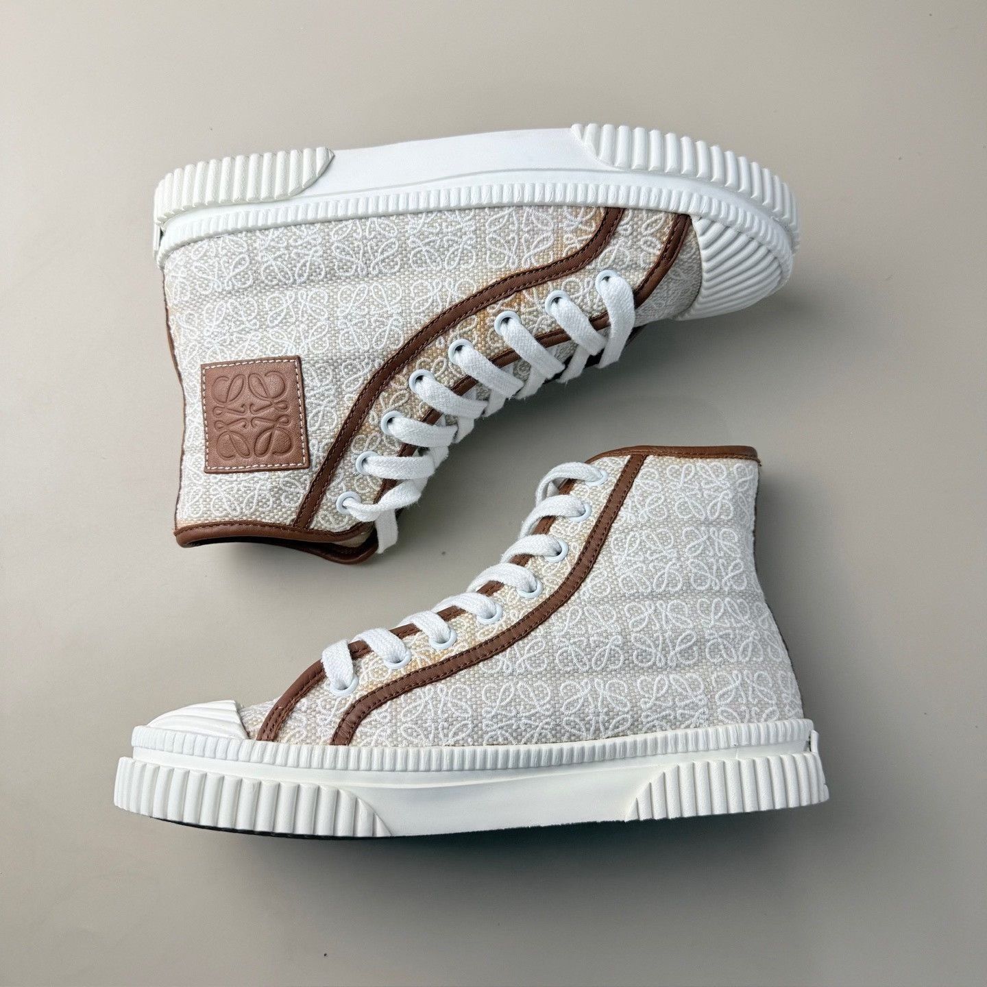 Loewe Loewe Logo Print High-Top Casual Shoes Size US 4 / IT 34 - 5 Thumbnail