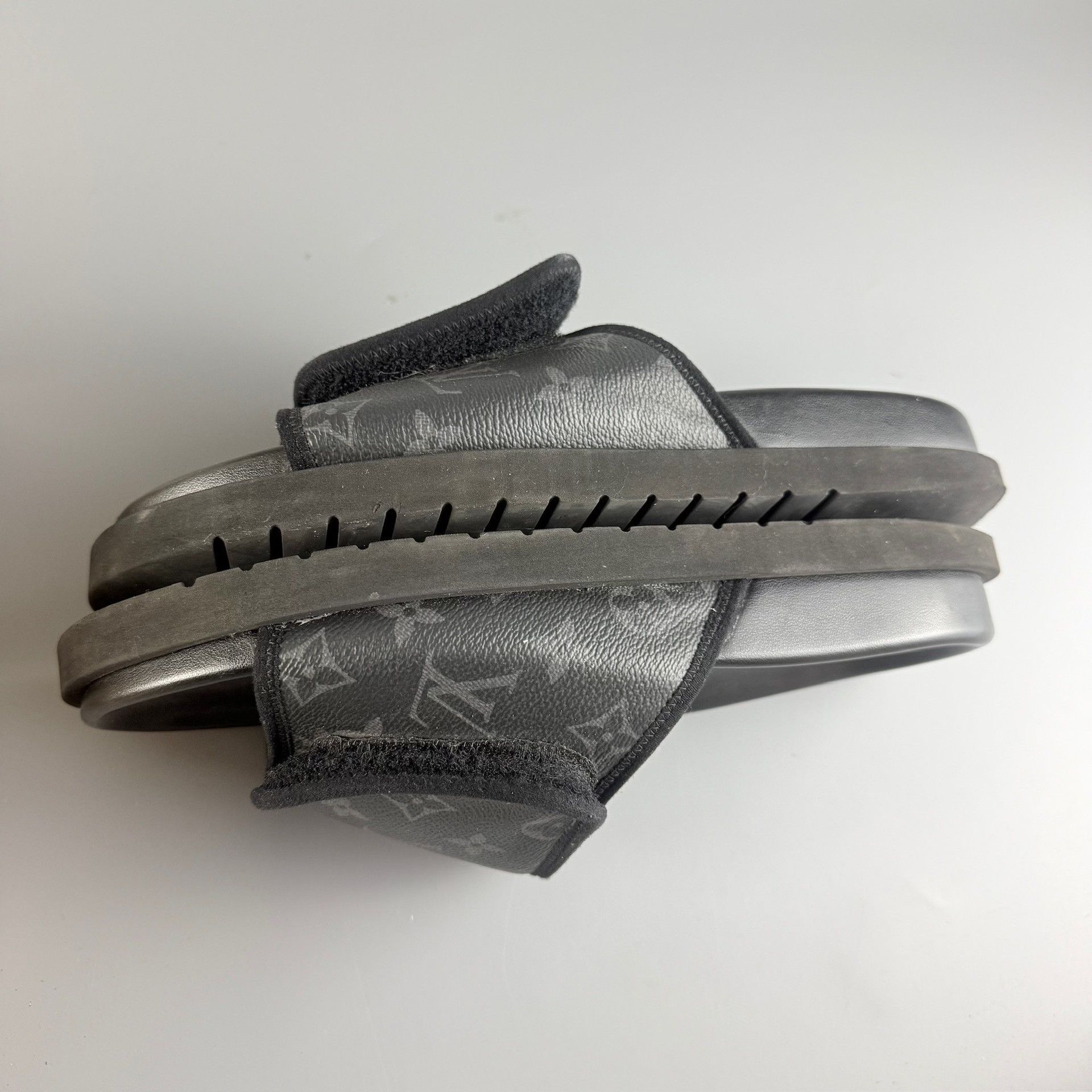 Louis Vuitton LV Black Monogram Velcro Slippers Size US 8 / EU 41 - 5 Thumbnail