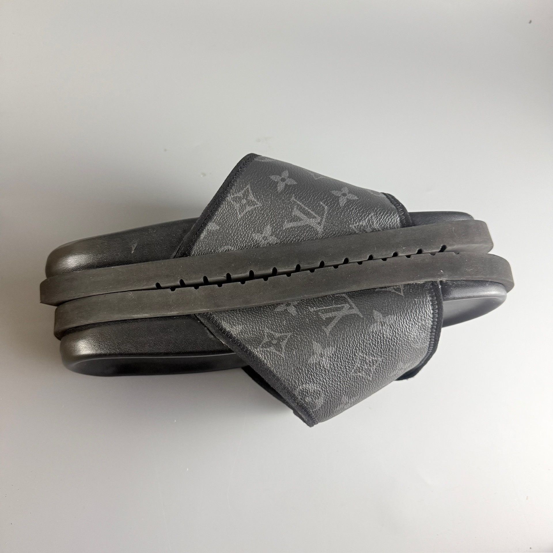 Louis Vuitton LV Black Monogram Velcro Slippers Size US 8 / EU 41 - 4 Thumbnail