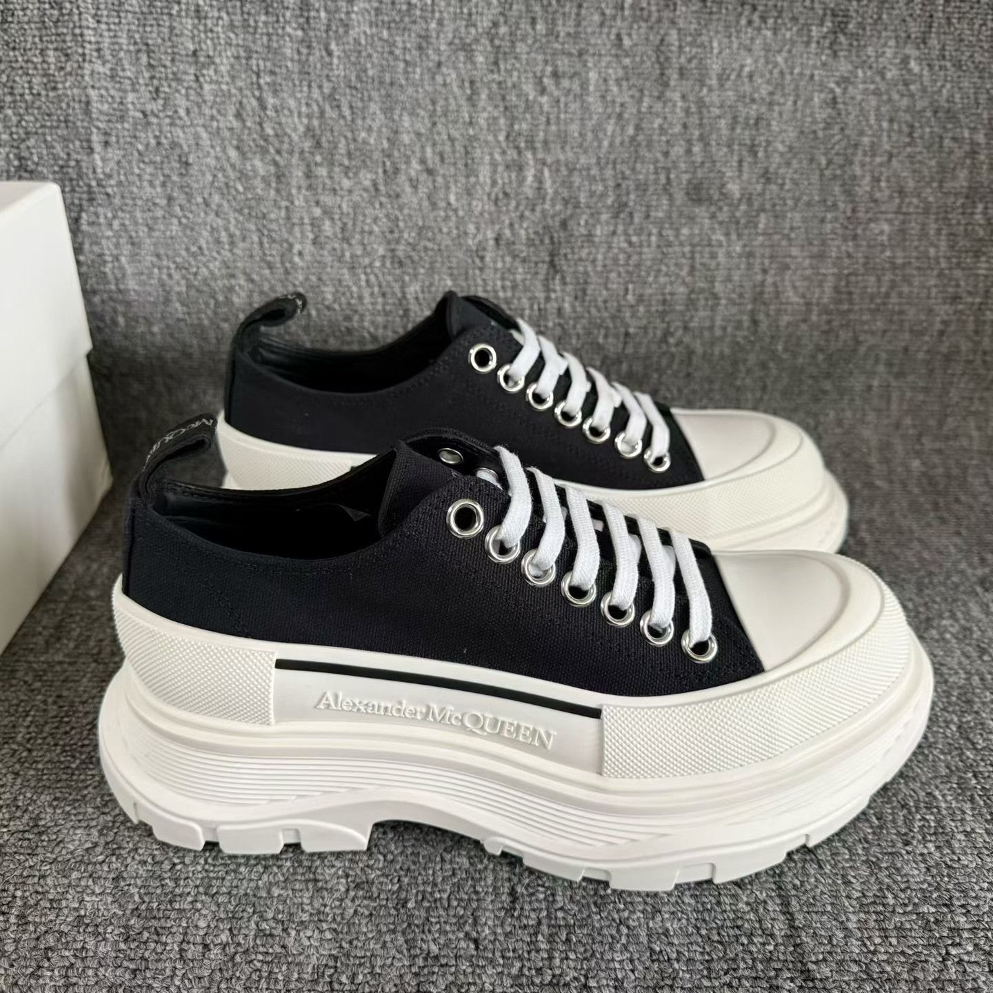 Alexander McQueen Alexander McQueen Thick-Soled Canvas Shoes Size US 6 / IT 36 - 3 Thumbnail