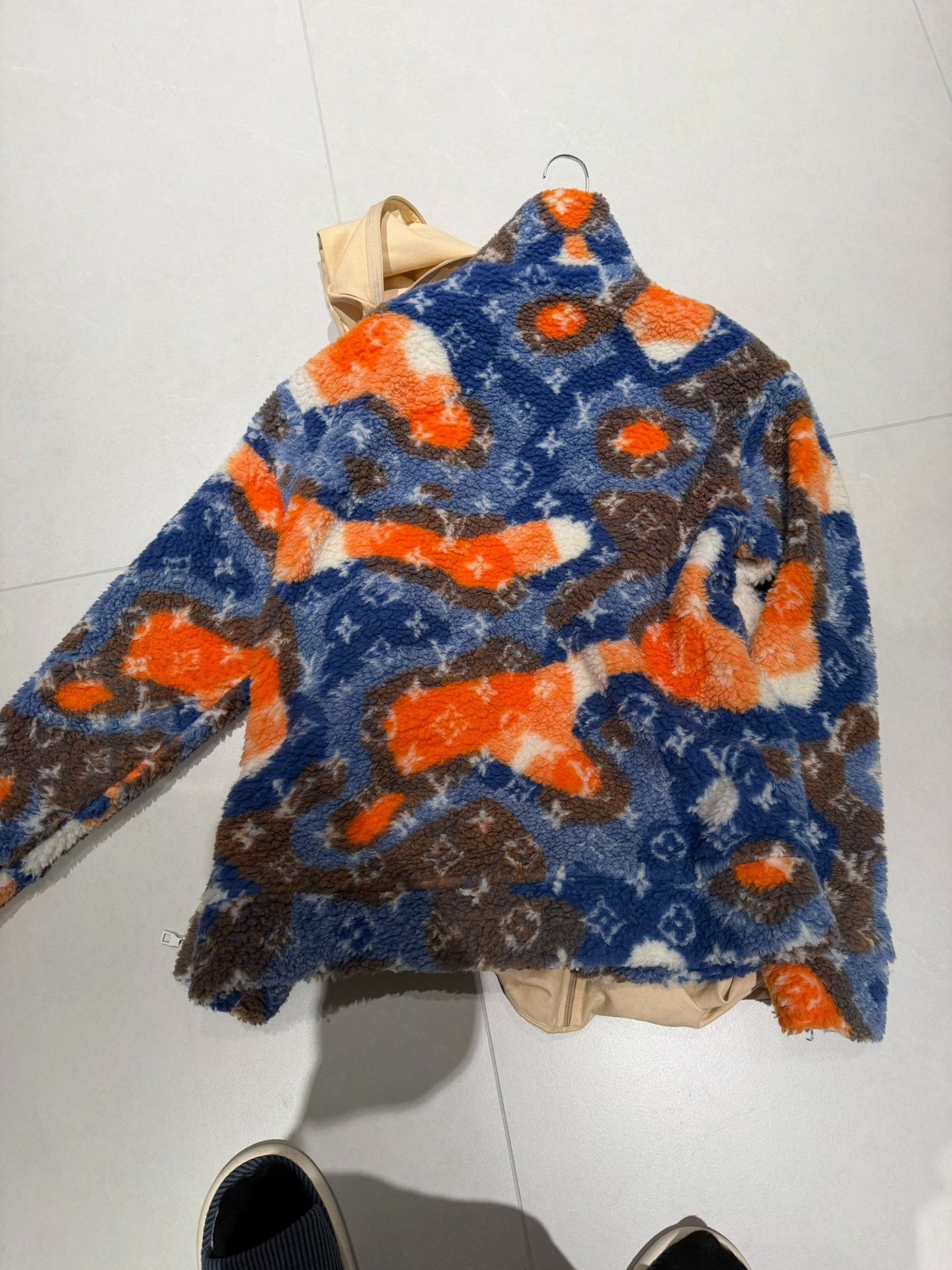 Louis Vuitton Louis Vuitton Colorful Logo Teddy Fleece Jacket Size US L / EU 52-54 / 3 - 6 Thumbnail