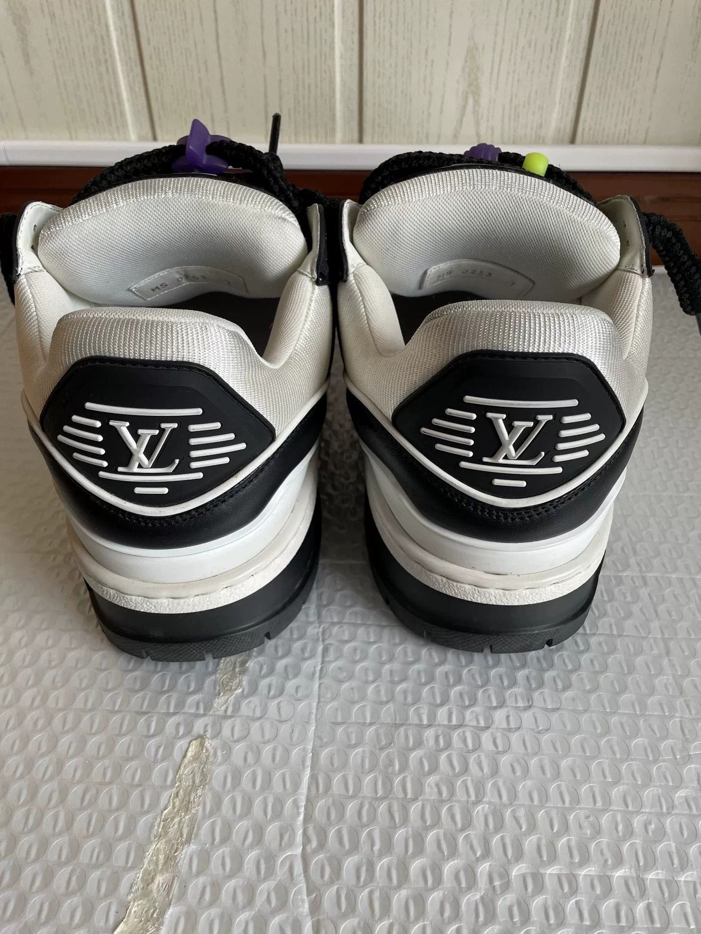 Louis Vuitton Louis Vuitton Trainer Sneakers Size US 8 / EU 41 - 3 Thumbnail