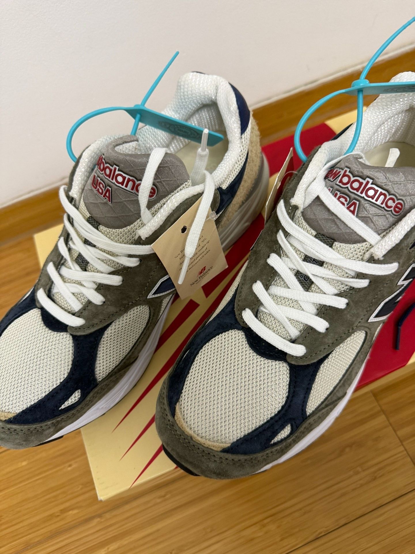 New Balance New Balance 990 V3 USA Made Sneakers Size US 10 / EU 43 - 2 Thumbnail