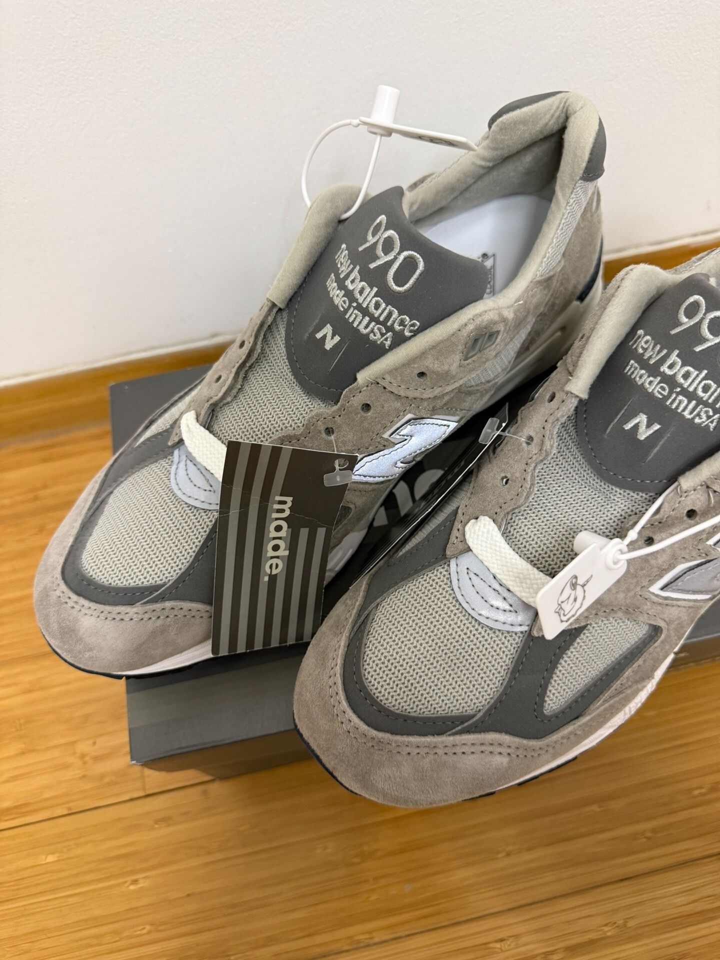 New Balance New Balance 990 V2 M990GR2 Gray Size US 10 / EU 43 - 2 Thumbnail
