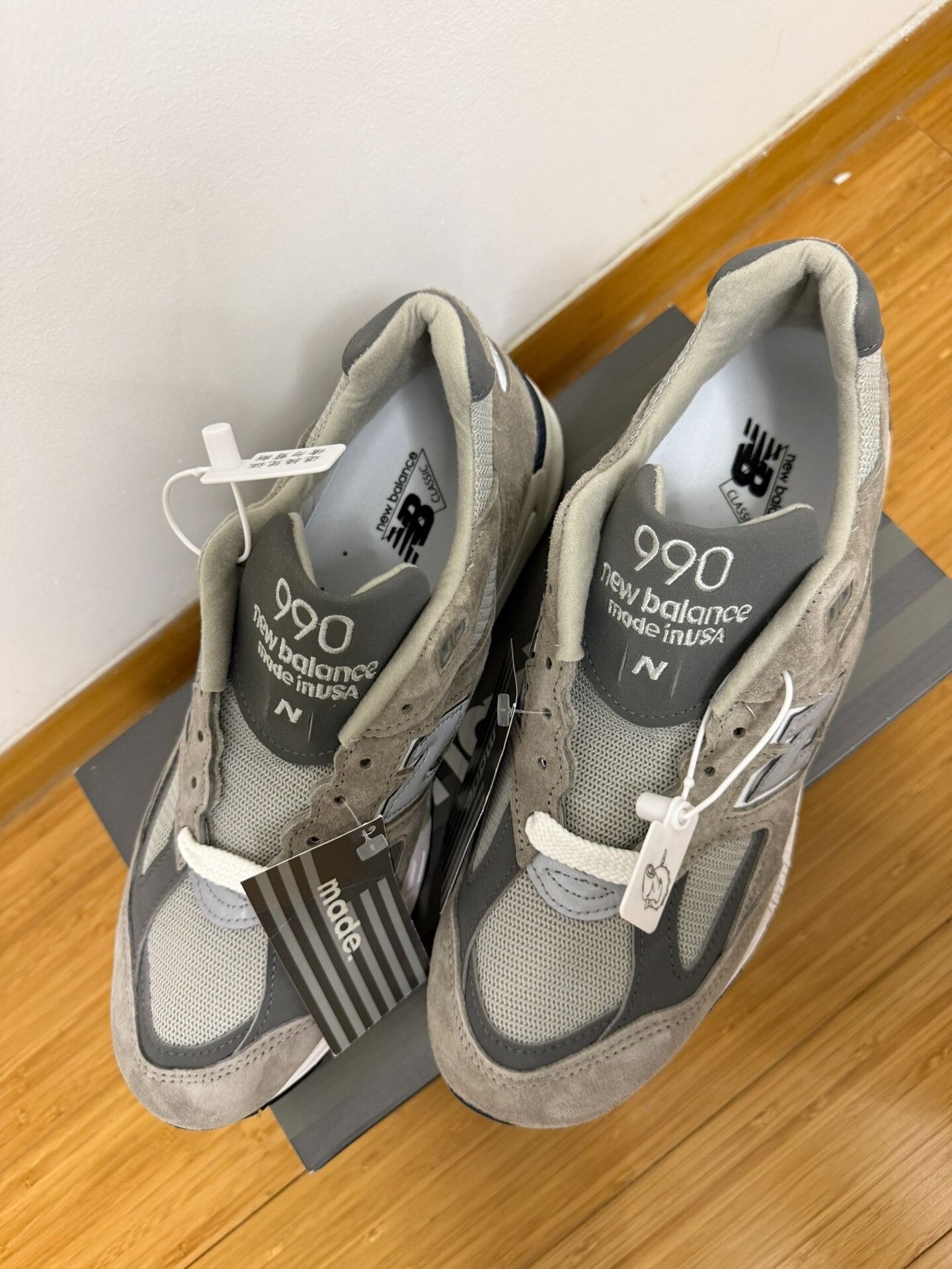 New Balance New Balance 990 V2 M990GR2 Gray Size US 10 / EU 43 - 3 Thumbnail