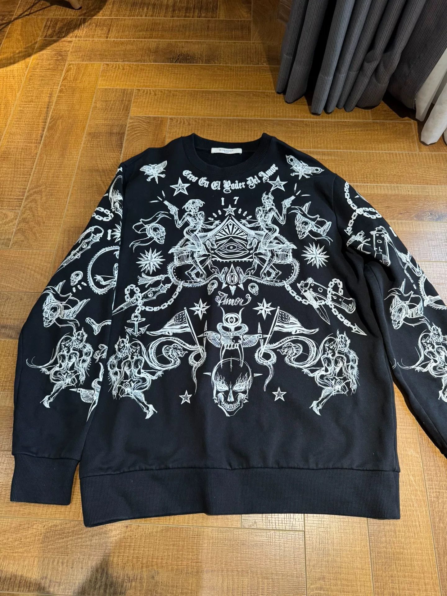 Givenchy Givenchy Printed Crewneck Casual Sweatshirt Size US M / EU 48-50 / 2 - 2 Thumbnail