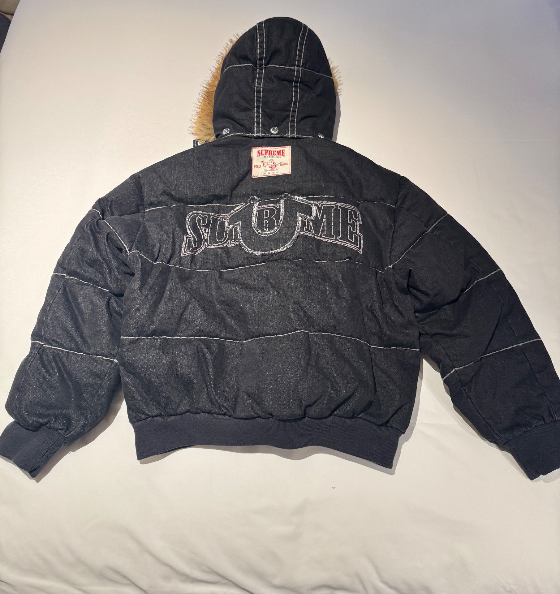 Supreme Supreme x TRUE RELIGION FW25 Puffer Jacket Size US XL / EU 56 / 4 - 6 Thumbnail