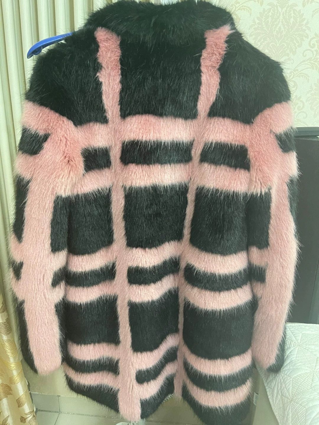 Shrimps Shrimps Vestiaire Faux Fur Coat Size XS / US 0-2 / IT 36-38 - 2 Thumbnail