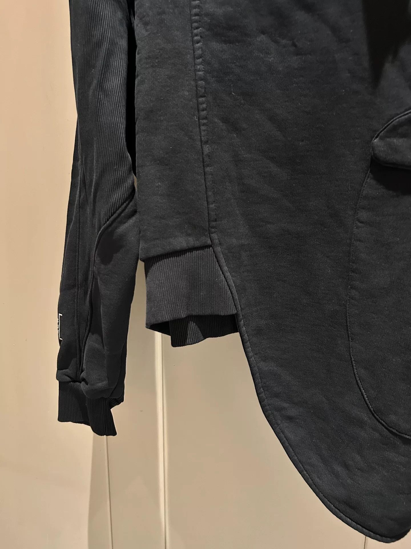 A-COLD-WALL* A-COLD-WALL Men's Irregular Sweatshirt Size US M / EU 48-50 / 2 - 3 Thumbnail
