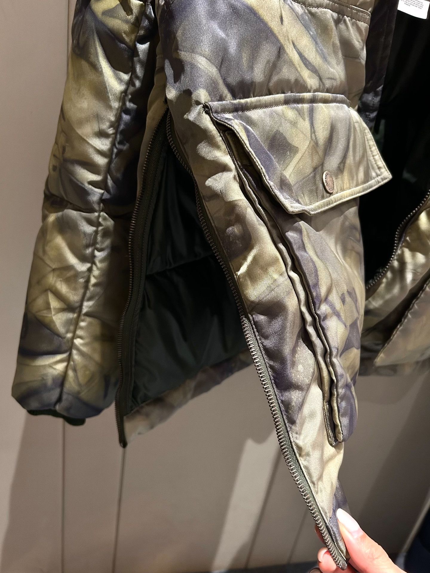 Golden Goose Golden Goose Camo Down Jacket Size US M / EU 48-50 / 2 - 4 Thumbnail