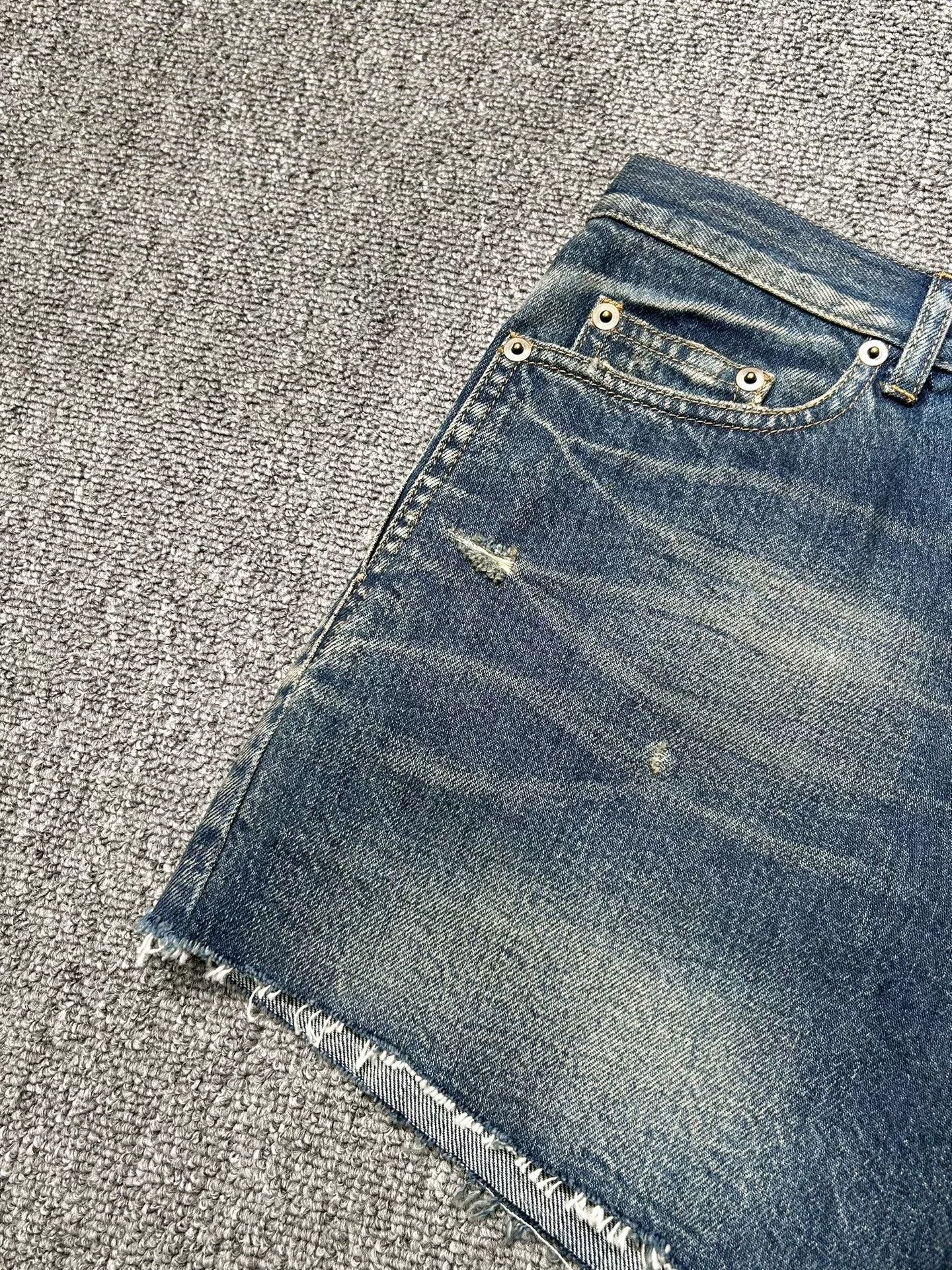 Saint Laurent Paris Saint Laurent Denim Shorts Size 27" / US 4 / IT 40 - 2 Thumbnail