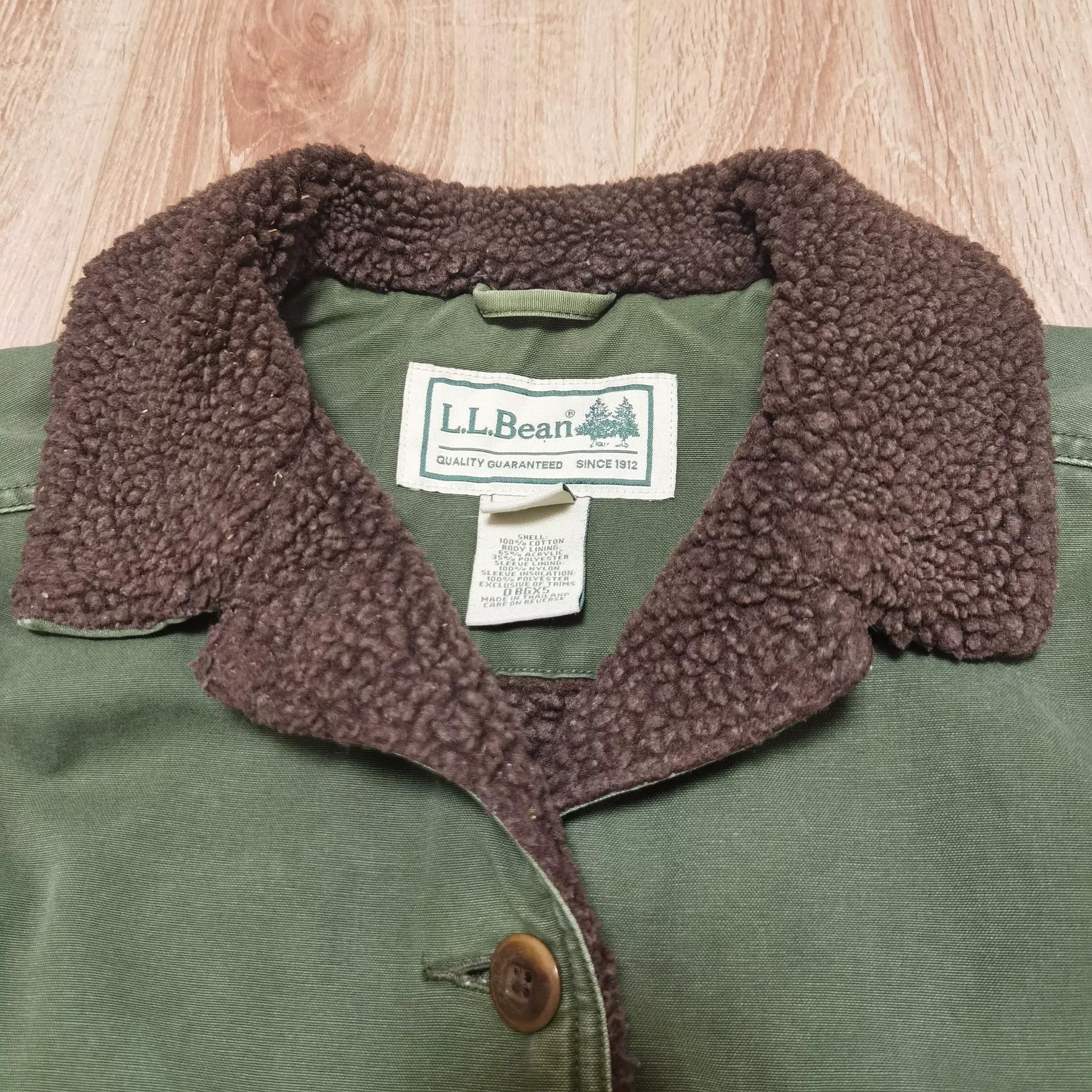 L.L. Bean L.L.Bean Bugs Bunny Embroidered Sherpa Jacket Size M / US 6-8 / IT 42-44 - 4 Thumbnail