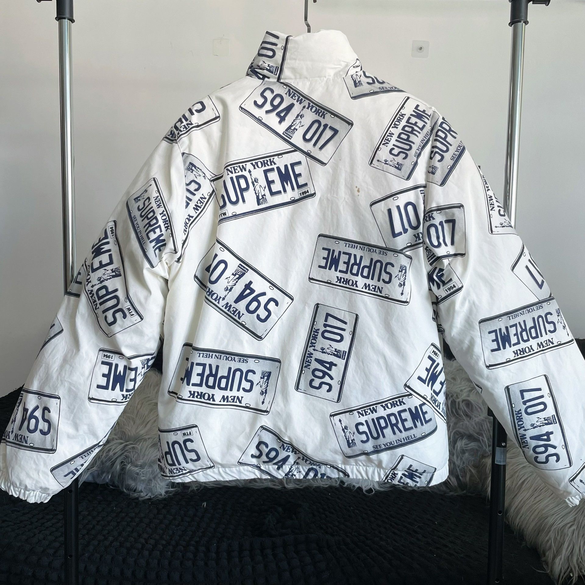 Supreme Supreme White License Plate Down Jacket Size US M / EU 48-50 / 2 - 2 Thumbnail