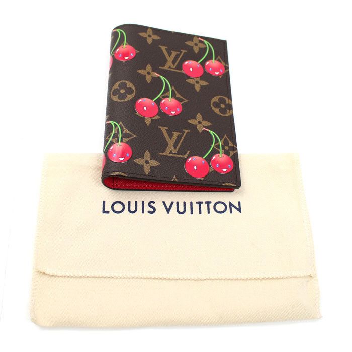 Louis Vuitton Louis Vuitton Louis Vuitton Couverture Passeport MM Monogram Passport Case Textile Other M13424 DUTY FREE for USA Size ONE SIZE - 8 Thumbnail