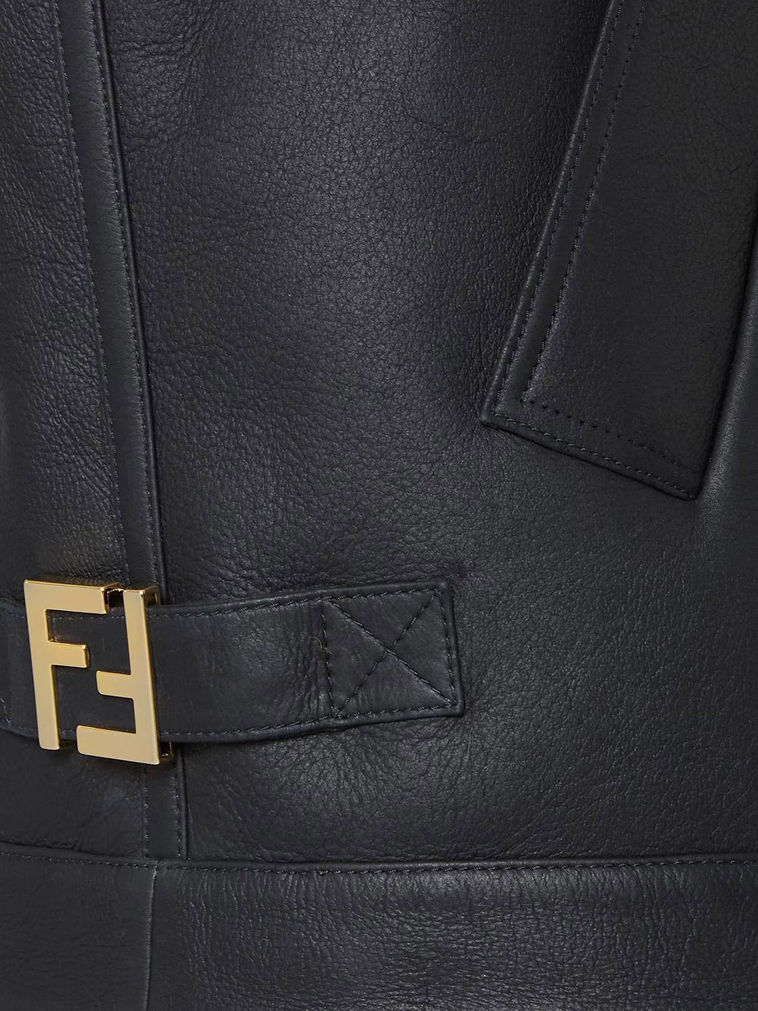 Fendi Fendi Sleeveless sheepskin jacket Tag Size IT 38 Women - USA Tariffs Included Size XS / US 0-2 / IT 36-38 - 3 Thumbnail