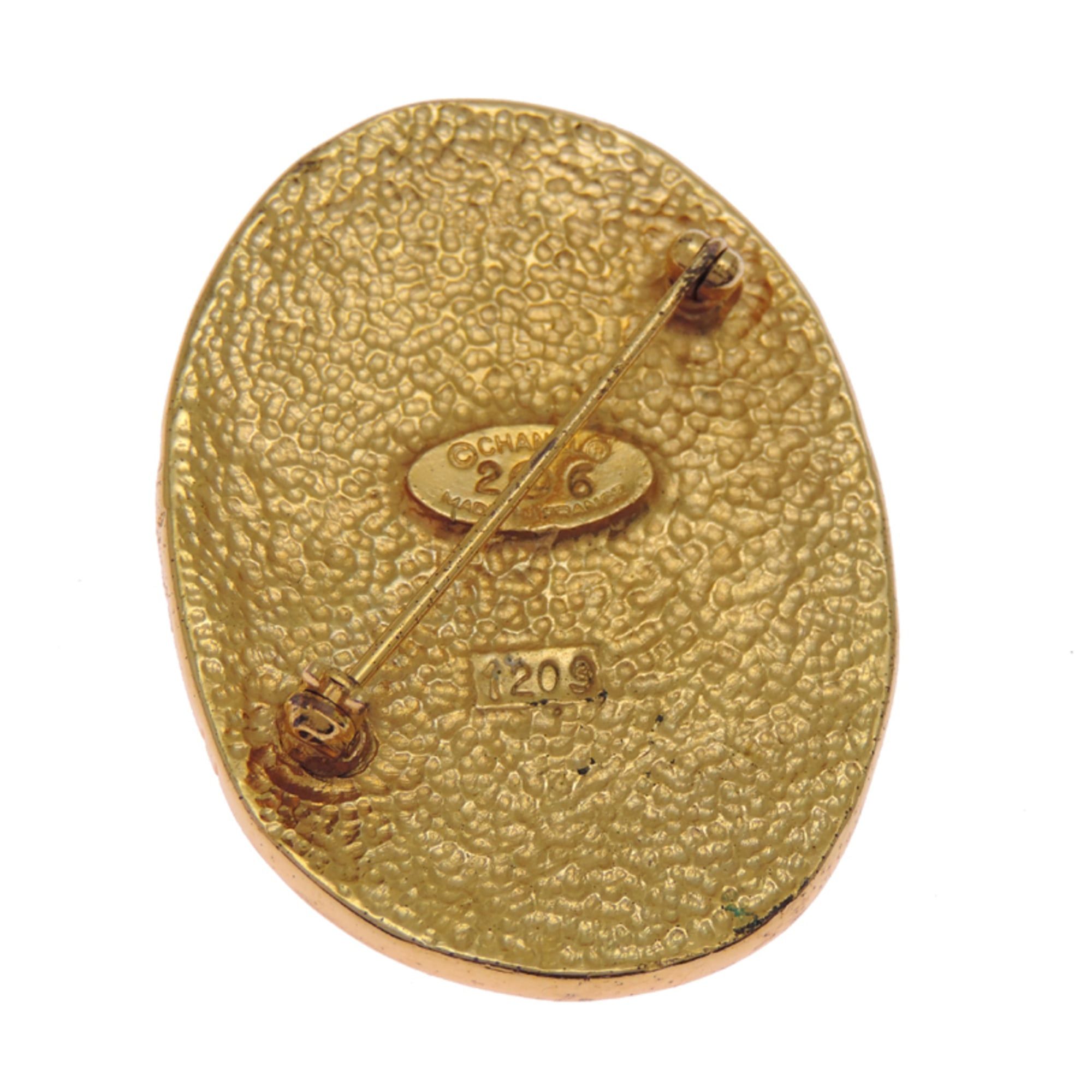Chanel Chanel Vintage Oval Brooch for Men and Women, GP Size ONE SIZE - 2 Thumbnail