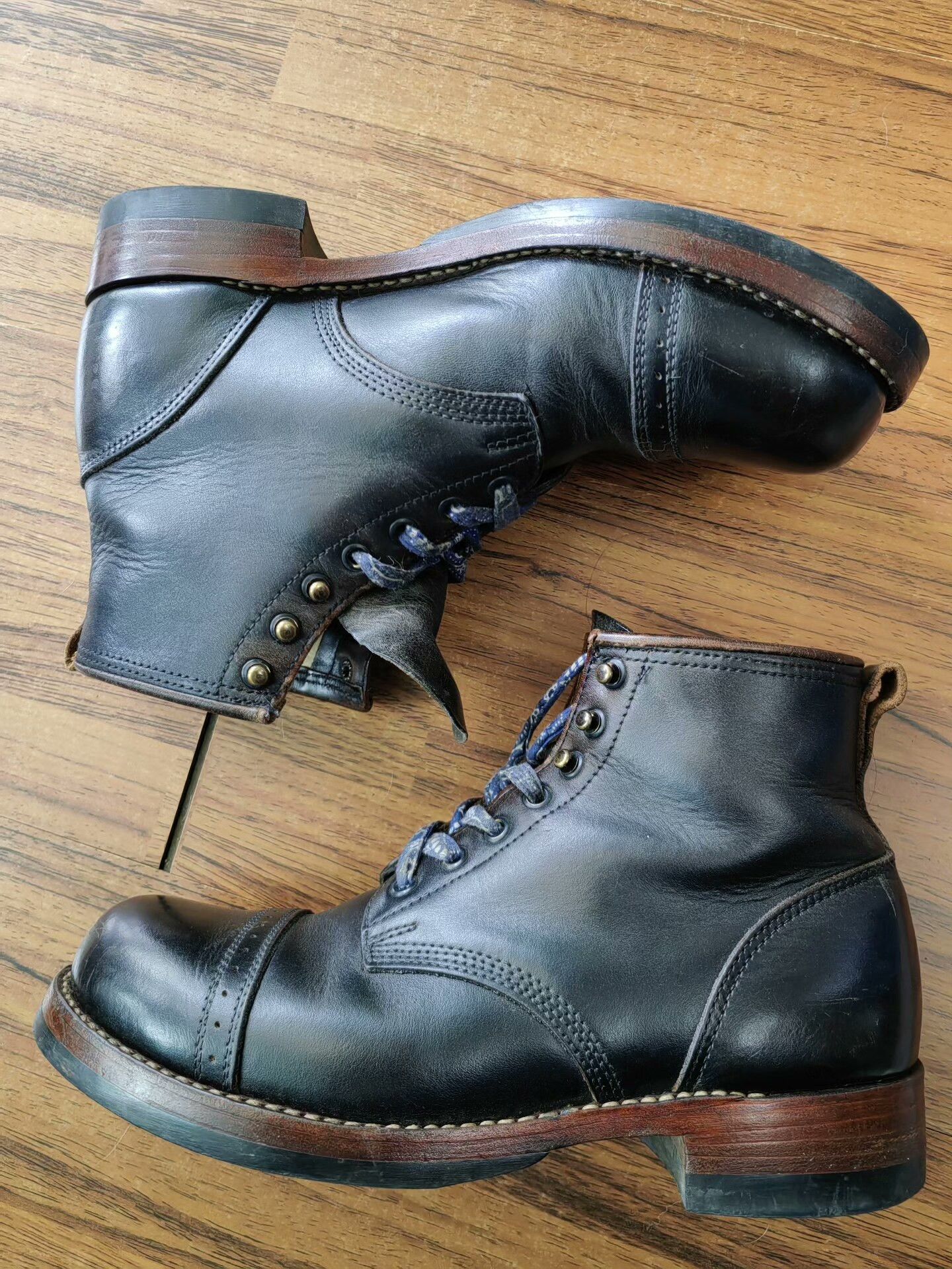 M. Julian Old Version Julian Boots Size US 8.5 / EU 41-42 - 2 Thumbnail