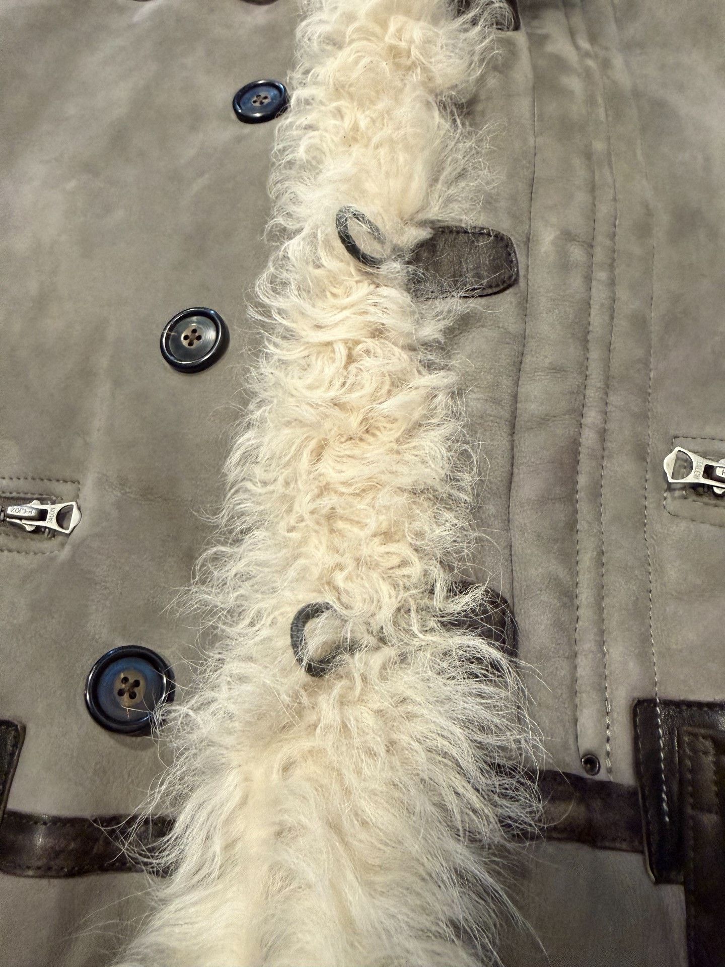 Ralph Lauren Ralph Lauren Cape-Style Fur Coat Size US M / EU 48-50 / 2 - 2 Thumbnail
