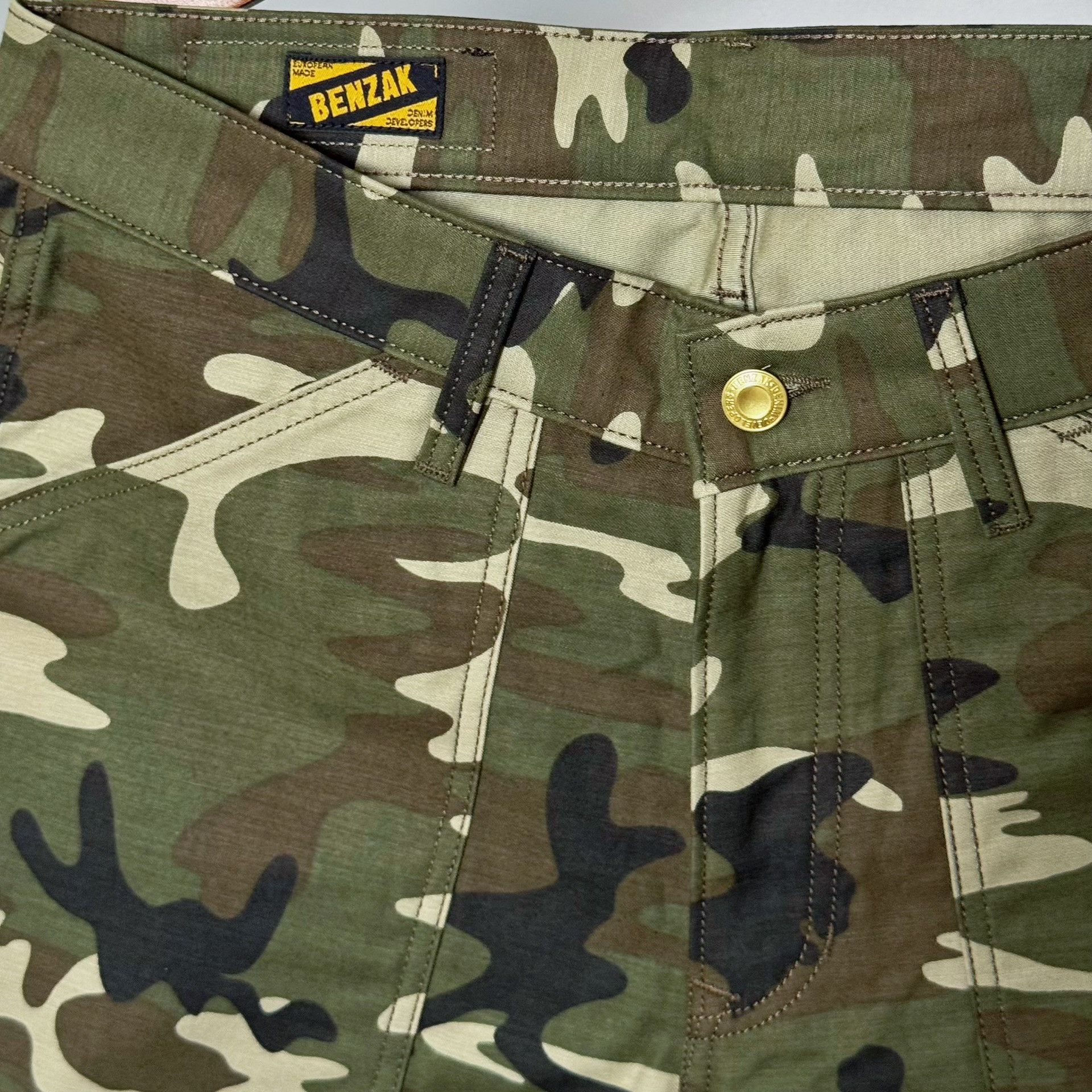 Bdg BDD Camouflage Vintage Bread Shorts Size US 31 - 4 Thumbnail