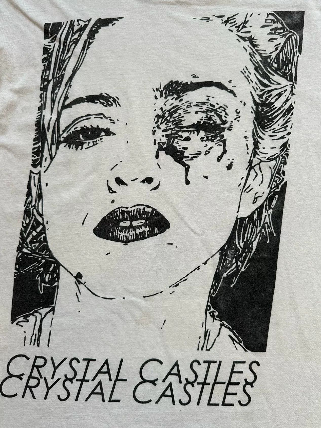 Vintage Vintage Crystal Castles Madonna Tee Size US M / EU 48-50 / 2 - 4 Thumbnail