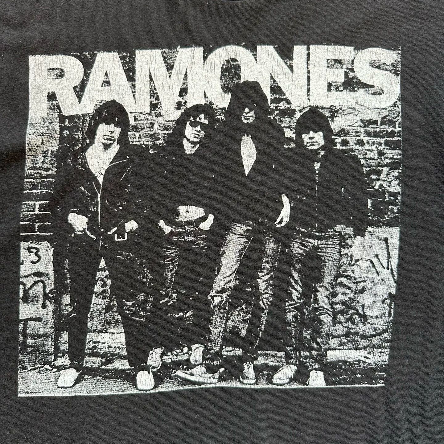 Vintage Vintage 90s Ramones Tee Size US M / EU 48-50 / 2 - 4 Thumbnail