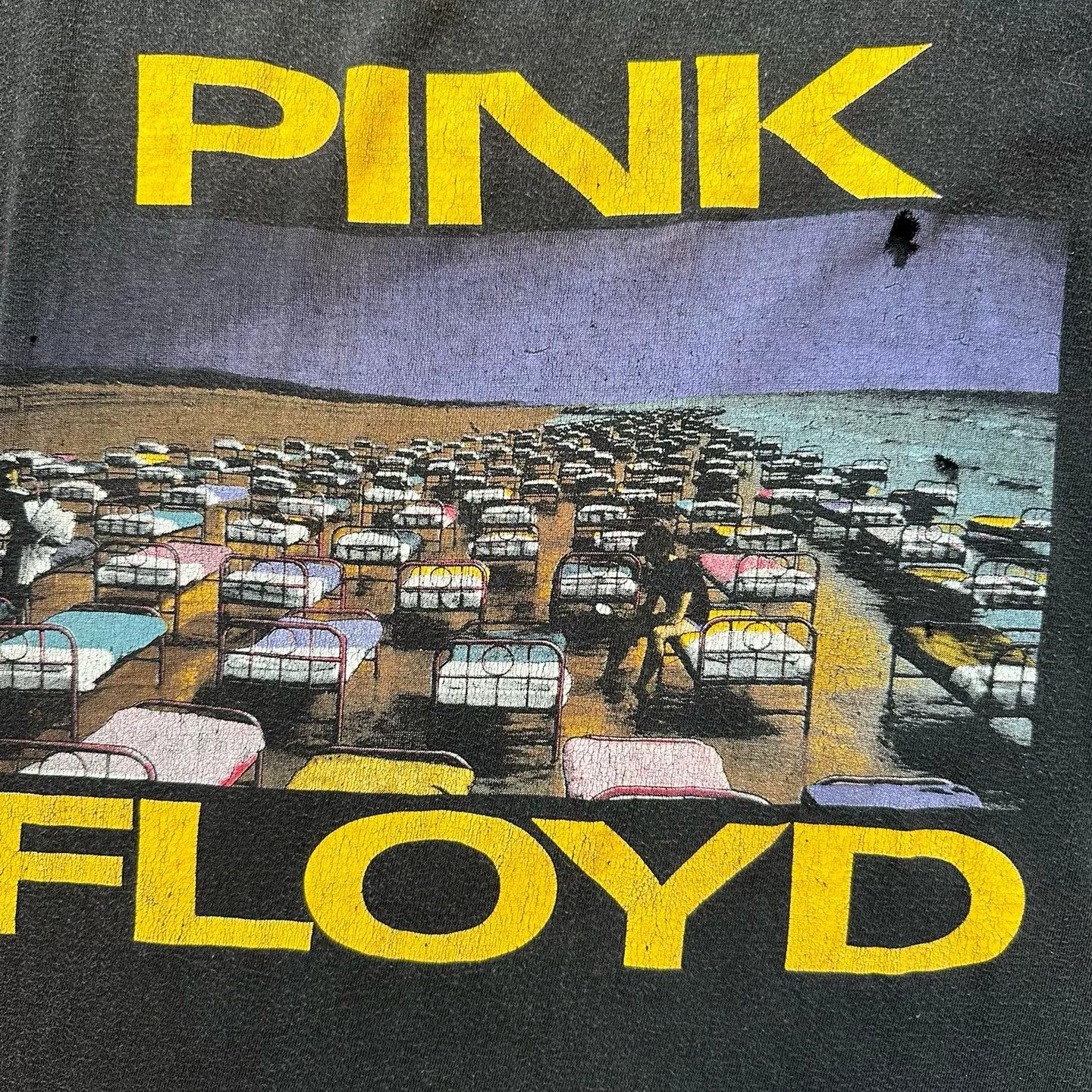 Vintage Vintage 1987 Pink Floyd Momentary Tee Size US M / EU 48-50 / 2 - 3 Thumbnail