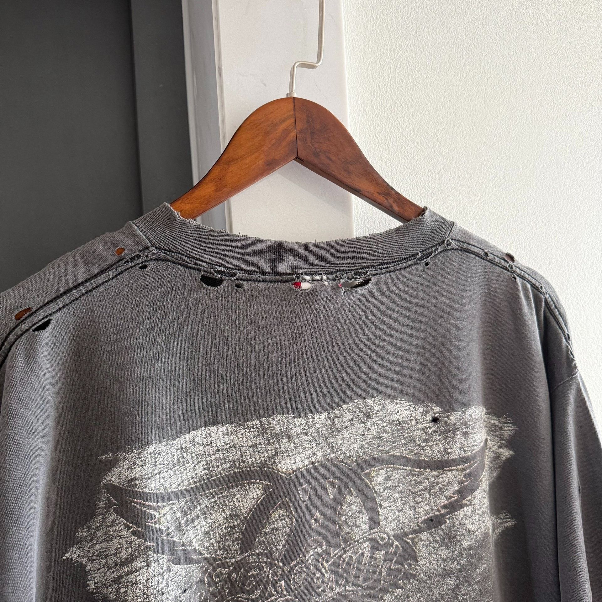 Vintage Vintage 1993 Aerosmith Travis Scott Tee Size US M / EU 48-50 / 2 - 6 Thumbnail