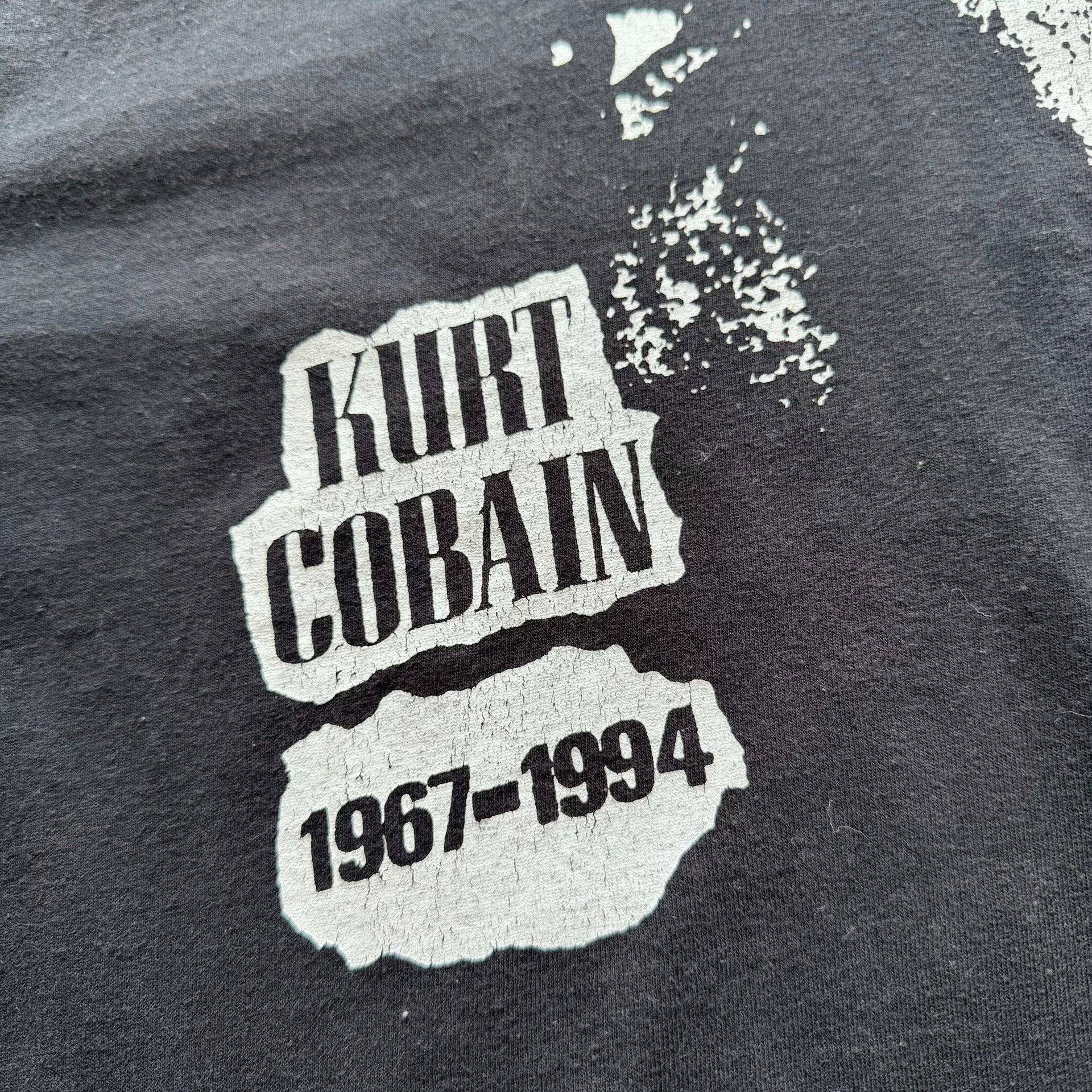 Vintage Vintage 00s Kurt Cobain Nirvana Band Tee Size US M / EU 48-50 / 2 - 4 Thumbnail