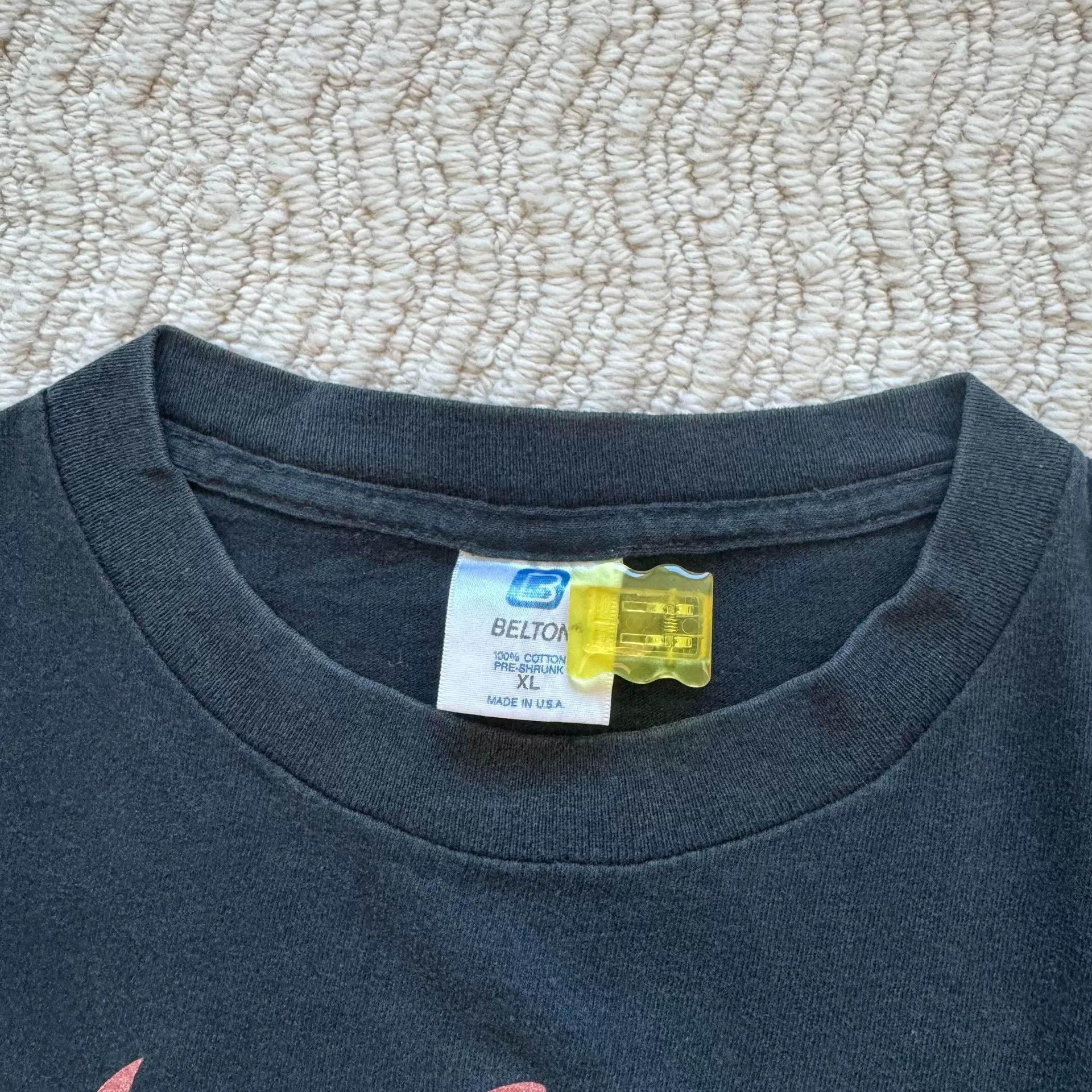 Vintage Vintage 1991 Looney Tunes Taz Tee Size US M / EU 48-50 / 2 - 2 Thumbnail