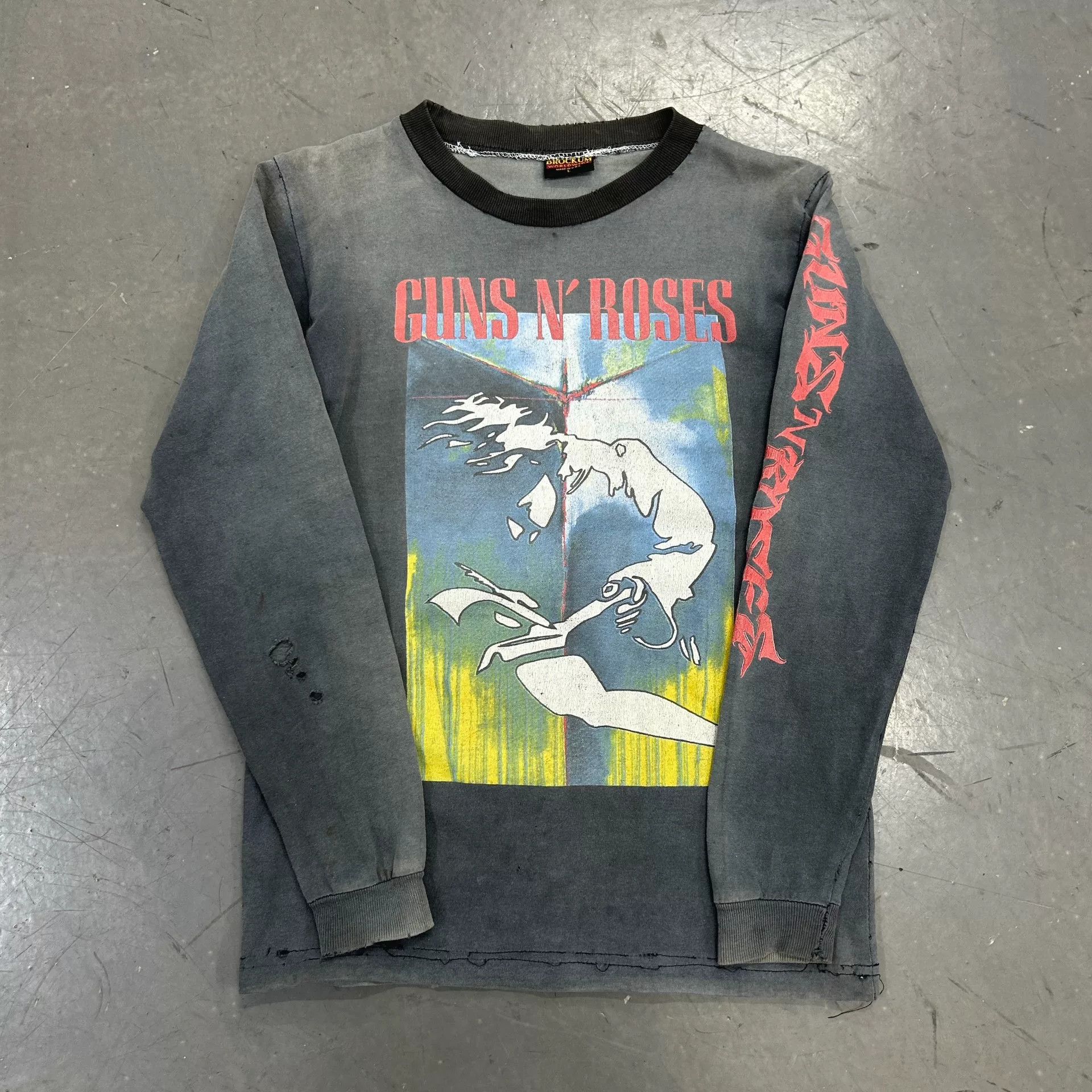 Vintage Vintage 90s Guns N Roses Tee Size US S / EU 44-46 / 1 - 7 Thumbnail