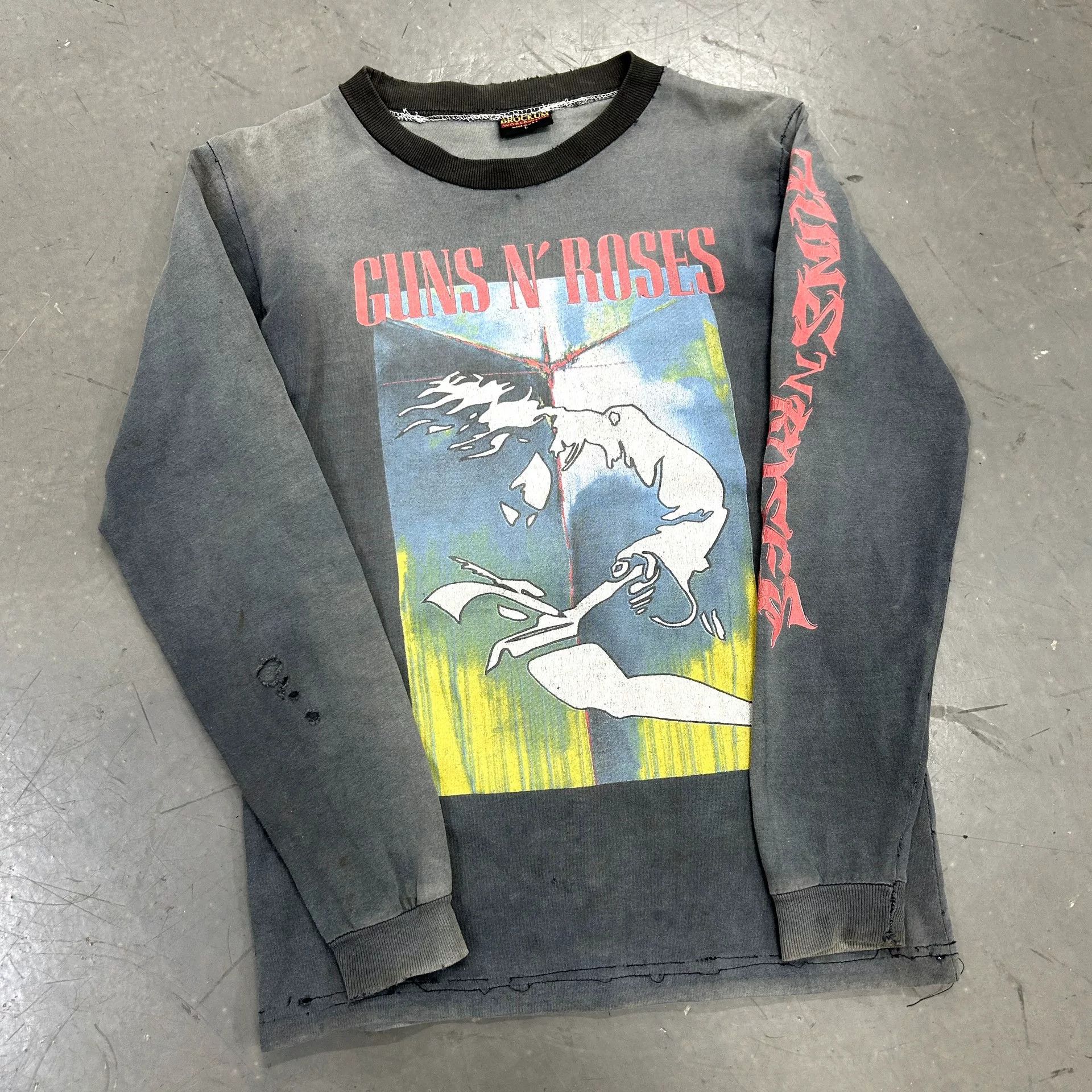 Vintage Vintage 90s Guns N Roses Tee Size US S / EU 44-46 / 1 - 5 Thumbnail