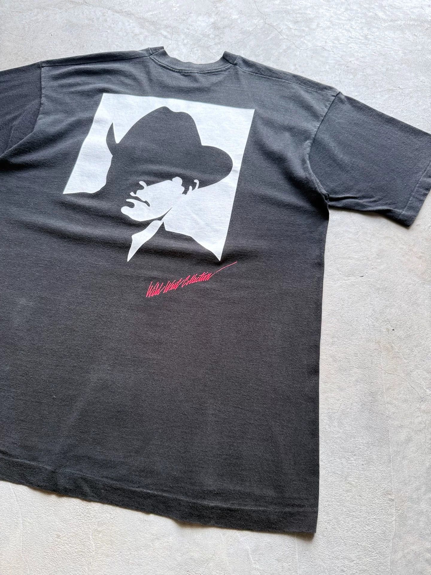 Vintage Vintage 90s Marlboro Cowboy Pocket Tee Size US XL / EU 56 / 4 - 6 Thumbnail
