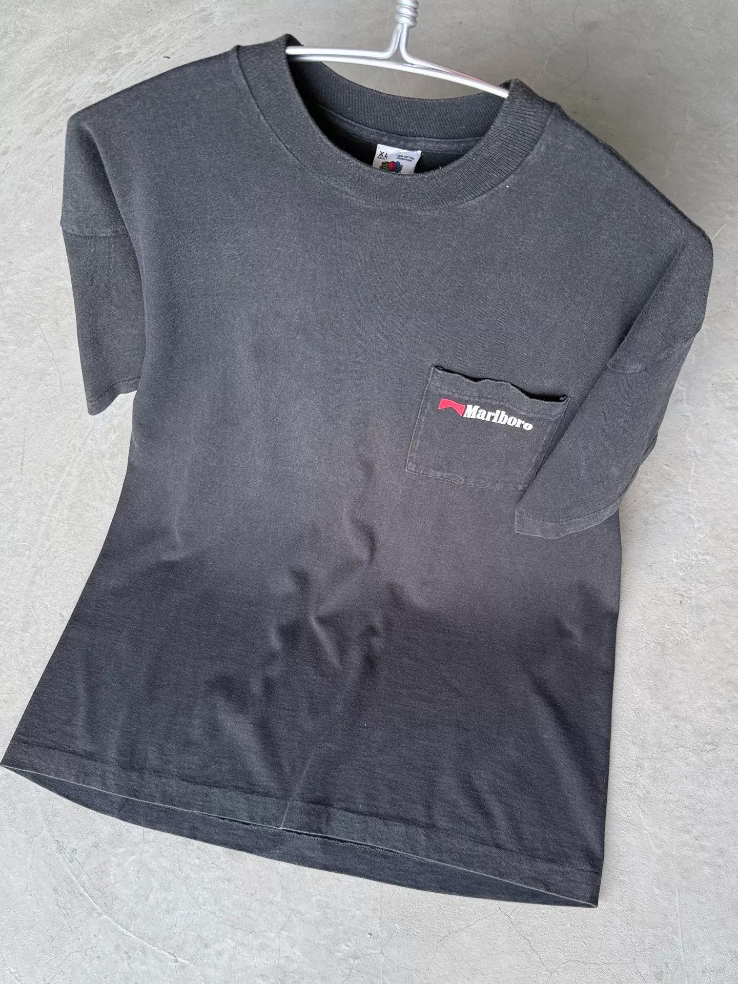 Vintage Vintage 90s Marlboro Cowboy Pocket Tee Size US XL / EU 56 / 4 - 8 Thumbnail
