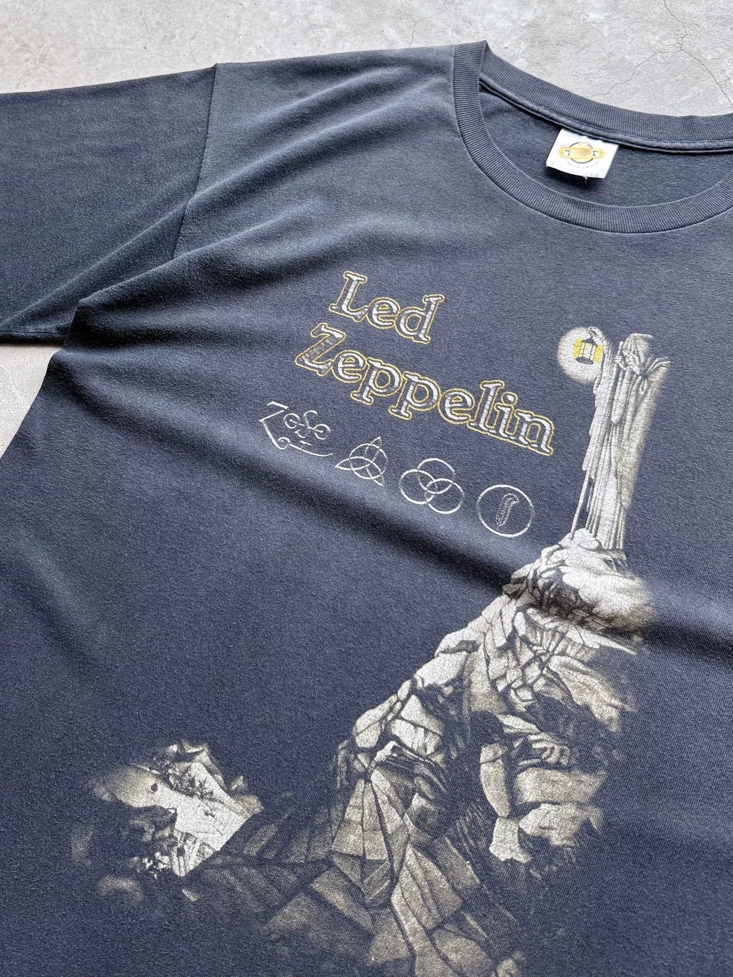 Vintage Vintage 90s Led Zeppelin Band Tee Size US L / EU 52-54 / 3 - 5 Thumbnail