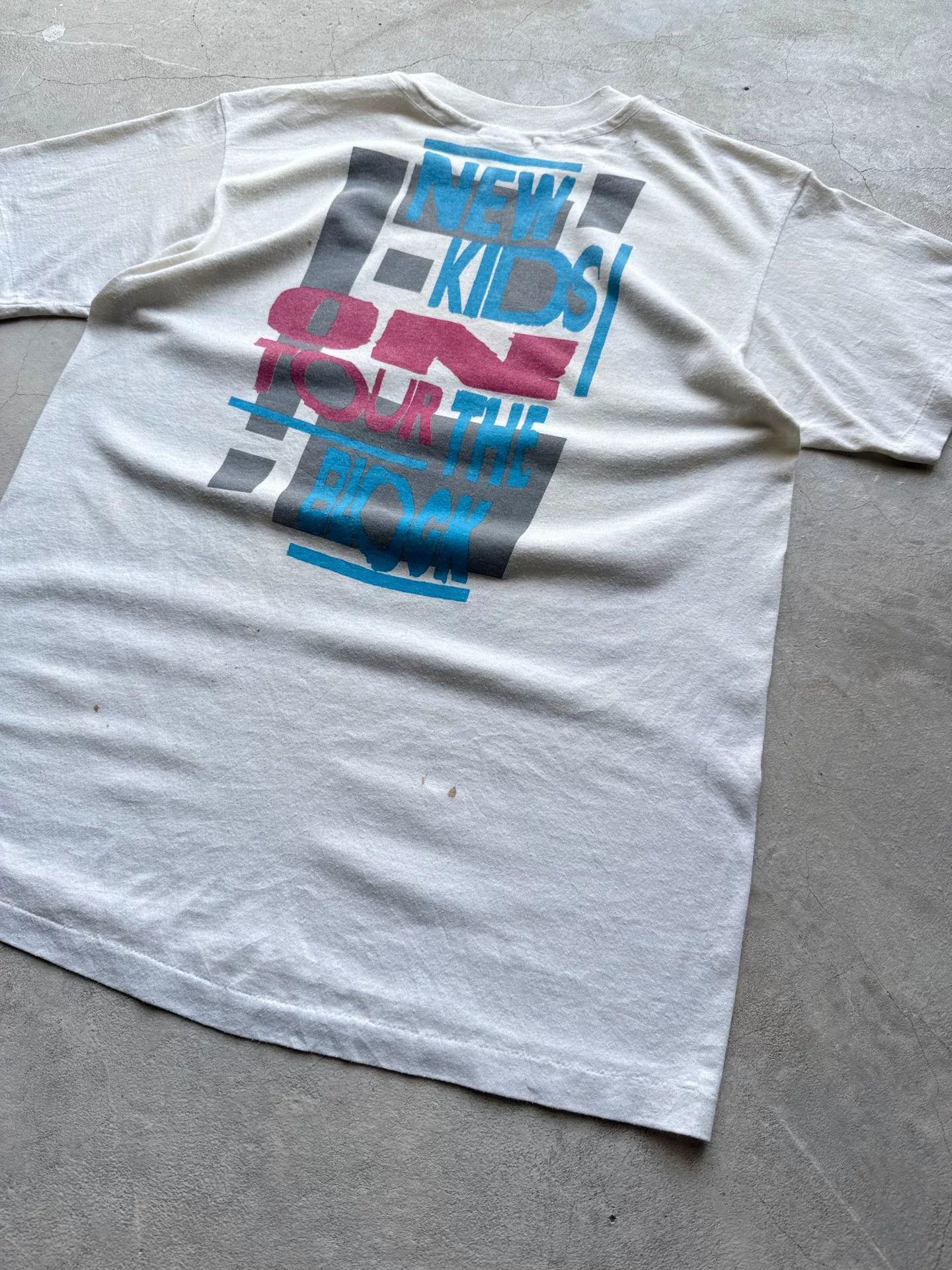 Vintage Vintage 80s NKOTB 1989 Tour Tee Size US M / EU 48-50 / 2 - 6 Thumbnail