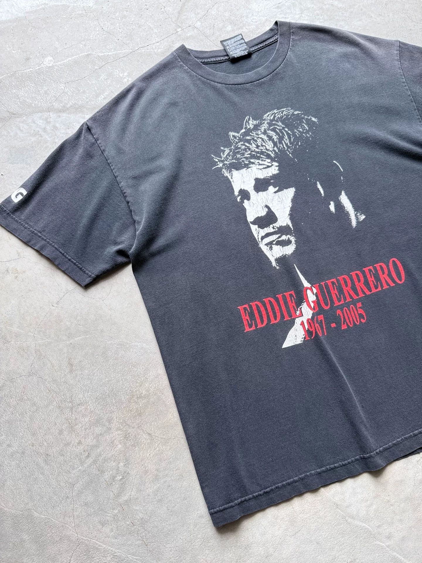 Vintage Vintage 00s Eddie Guerrero WWE Tee Size US XL / EU 56 / 4 - 3 Thumbnail