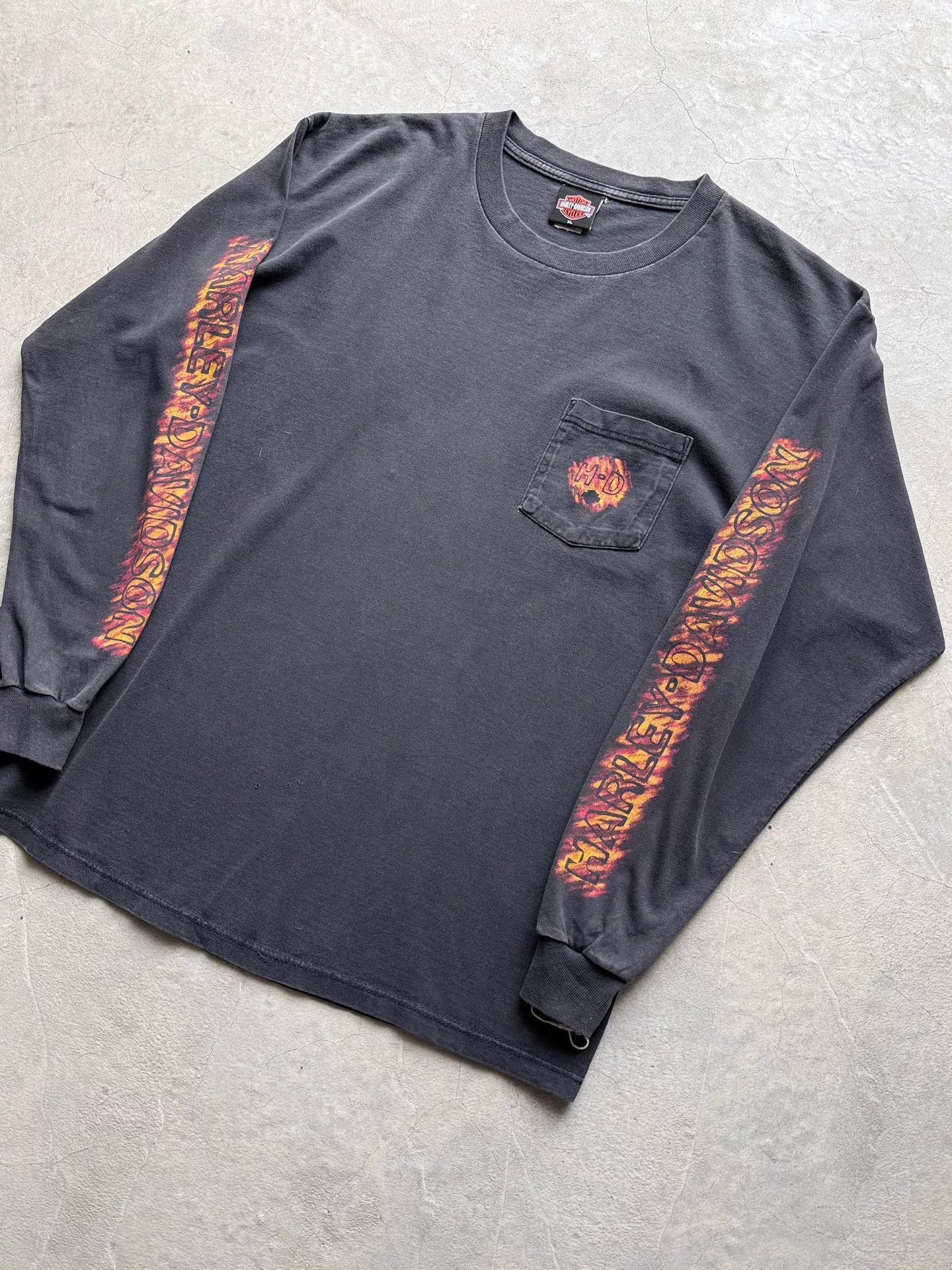 Vintage Vintage 00s Harley Davidson Yellowstone Tee Size US XL / EU 56 / 4 - 2 Thumbnail