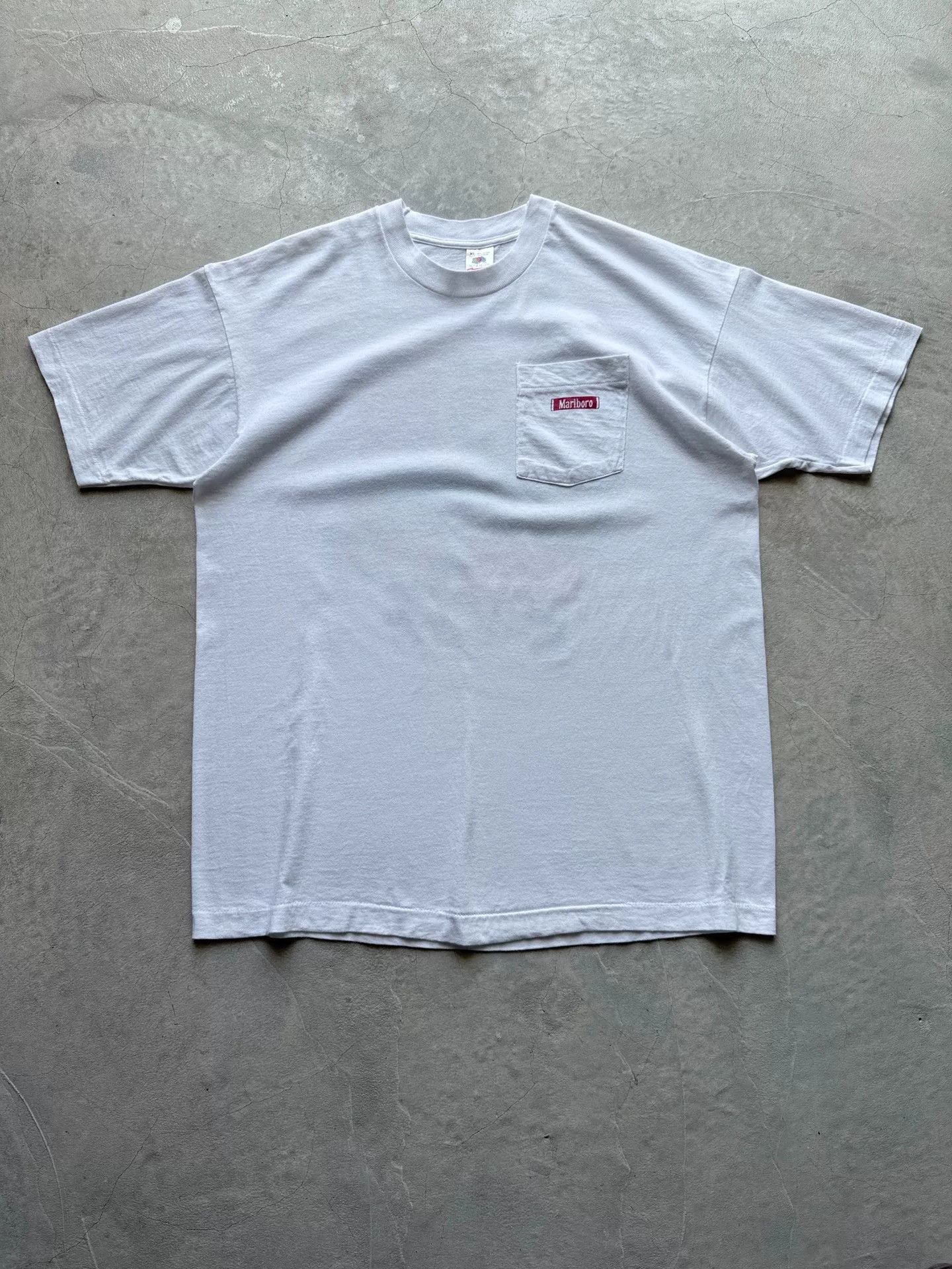 Vintage Vintage 90s Marlboro Pocket Tee Size US XL / EU 56 / 4 - 2 Thumbnail