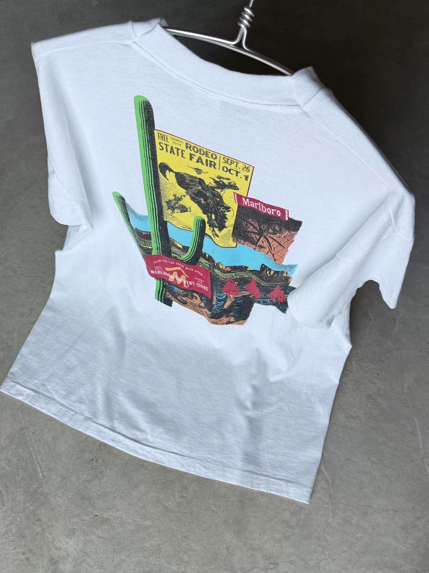 Vintage Vintage 90s Marlboro Pocket Tee Size US XL / EU 56 / 4 - 8 Thumbnail
