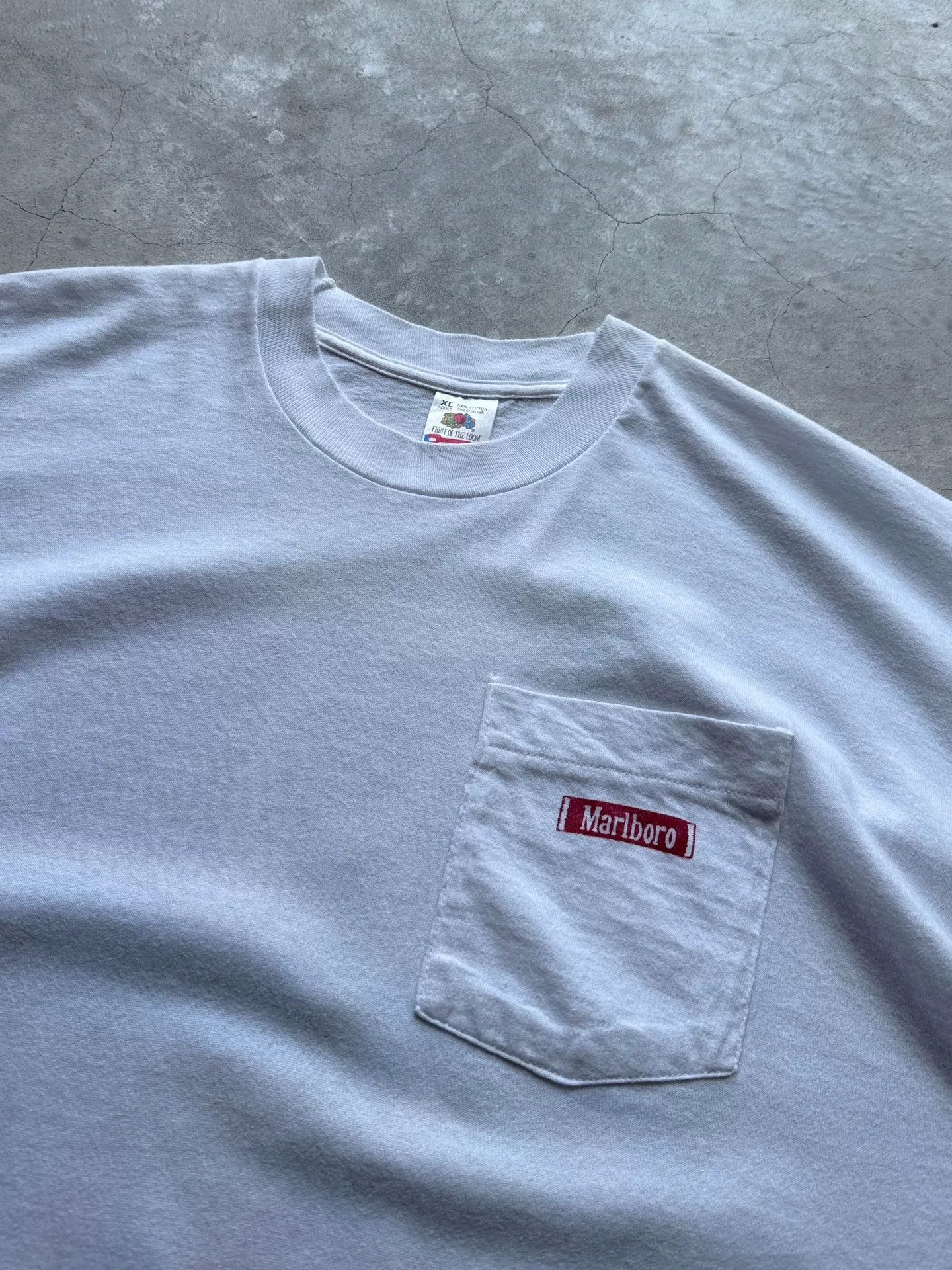 Vintage Vintage 90s Marlboro Pocket Tee Size US XL / EU 56 / 4 - 4 Thumbnail